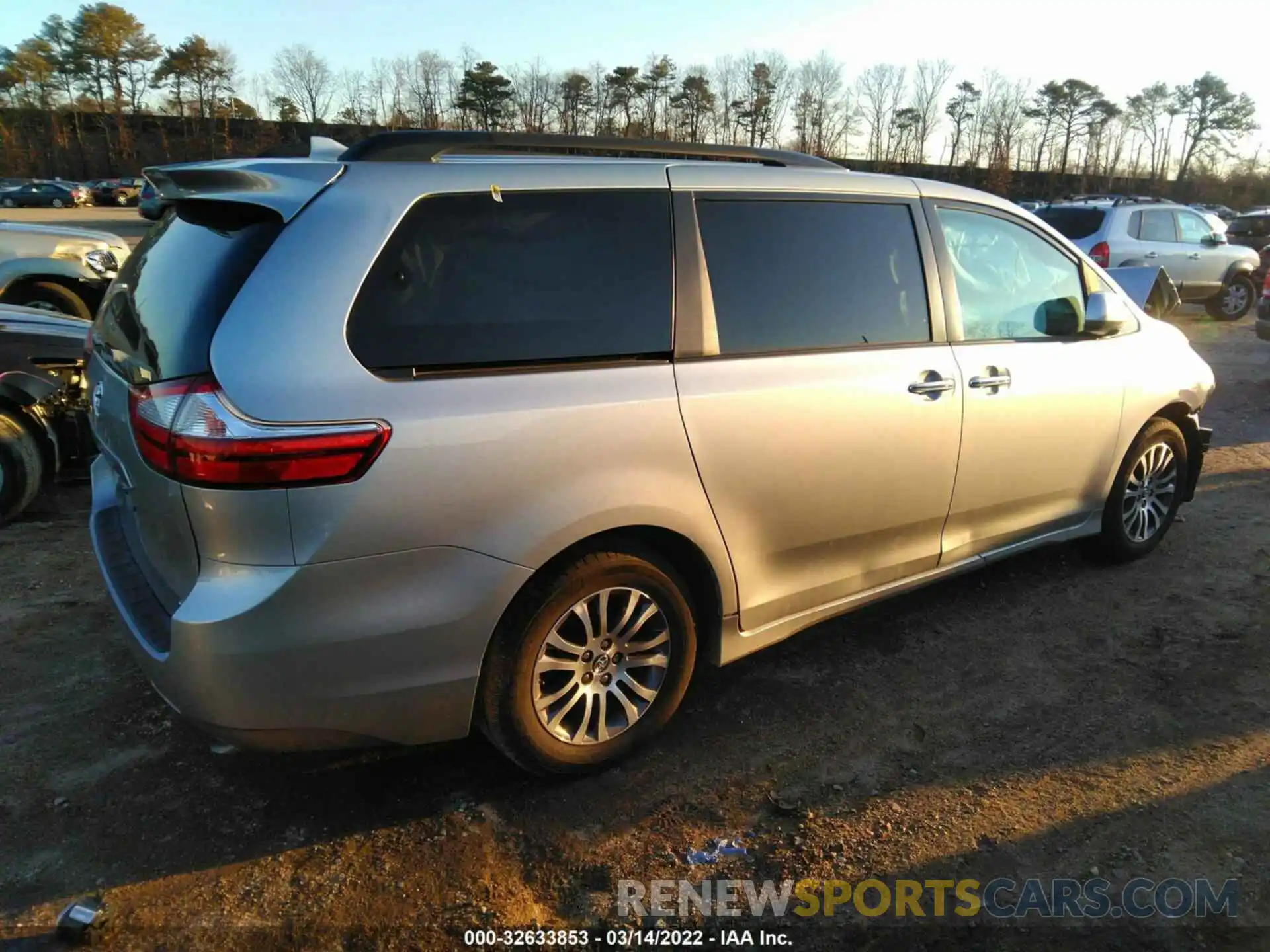 4 Фотография поврежденного автомобиля 5TDYZ3DC4KS002994 TOYOTA SIENNA 2019