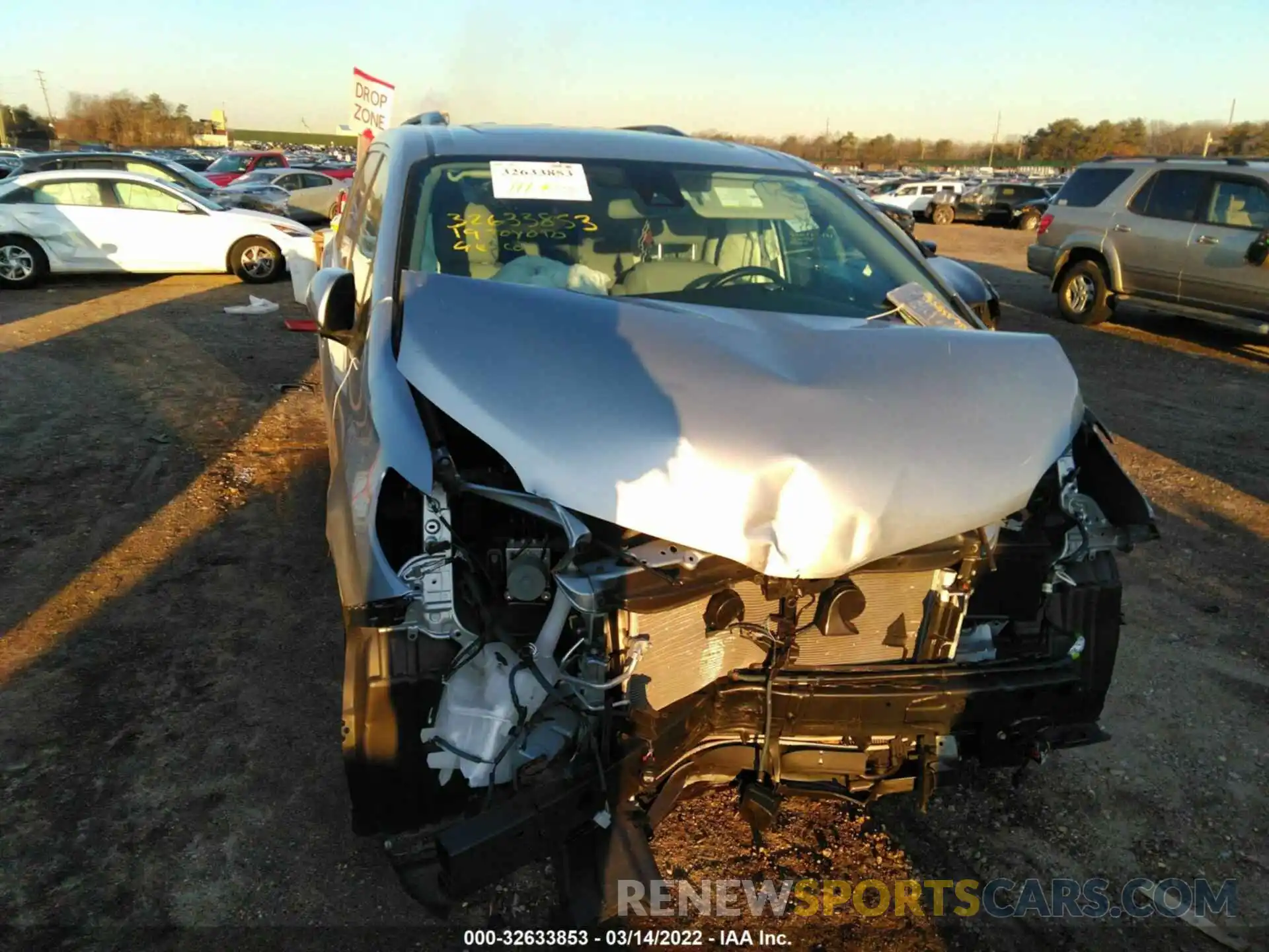 6 Photograph of a damaged car 5TDYZ3DC4KS002994 TOYOTA SIENNA 2019