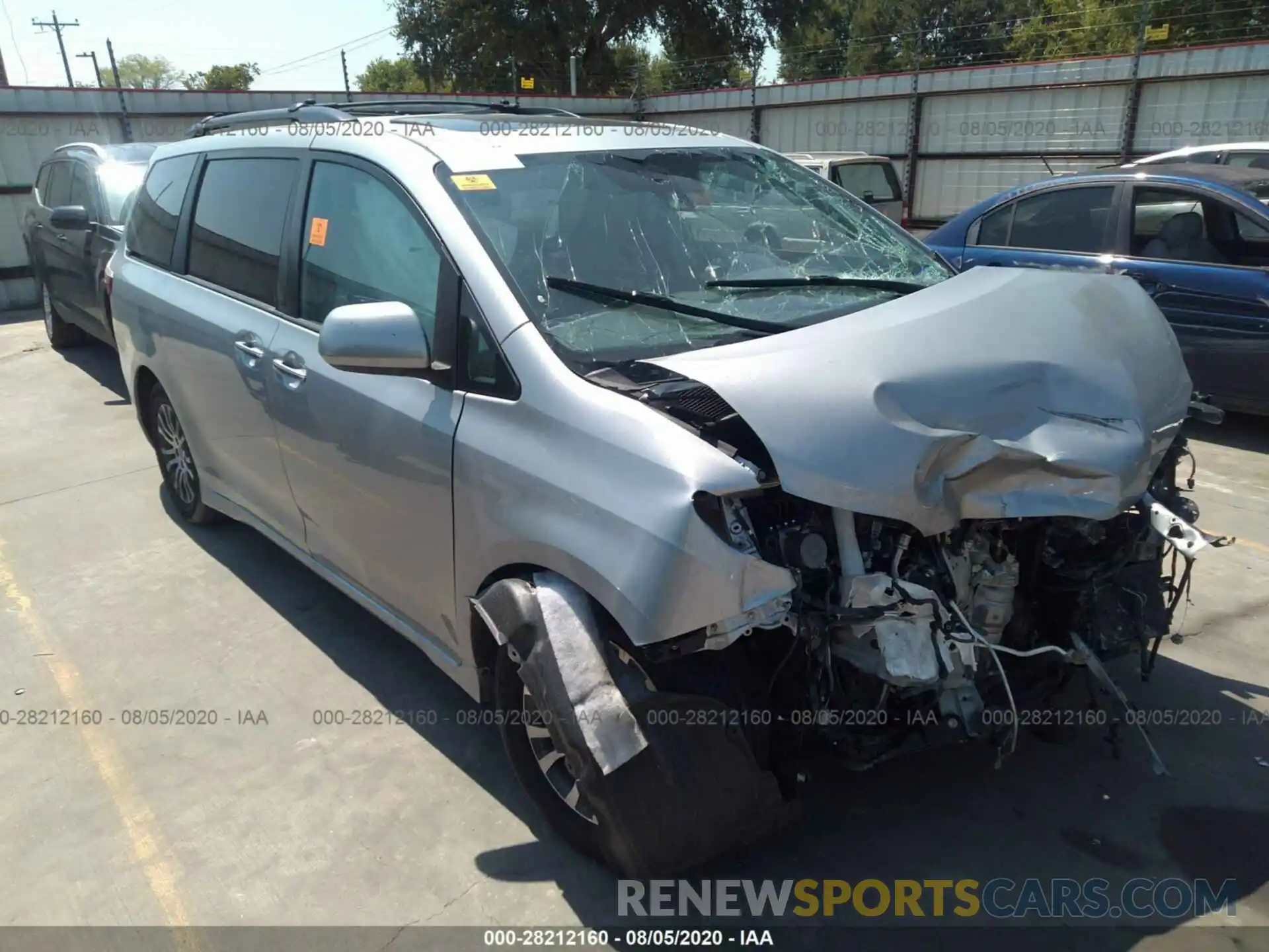 1 Photograph of a damaged car 5TDYZ3DC4KS003210 TOYOTA SIENNA 2019