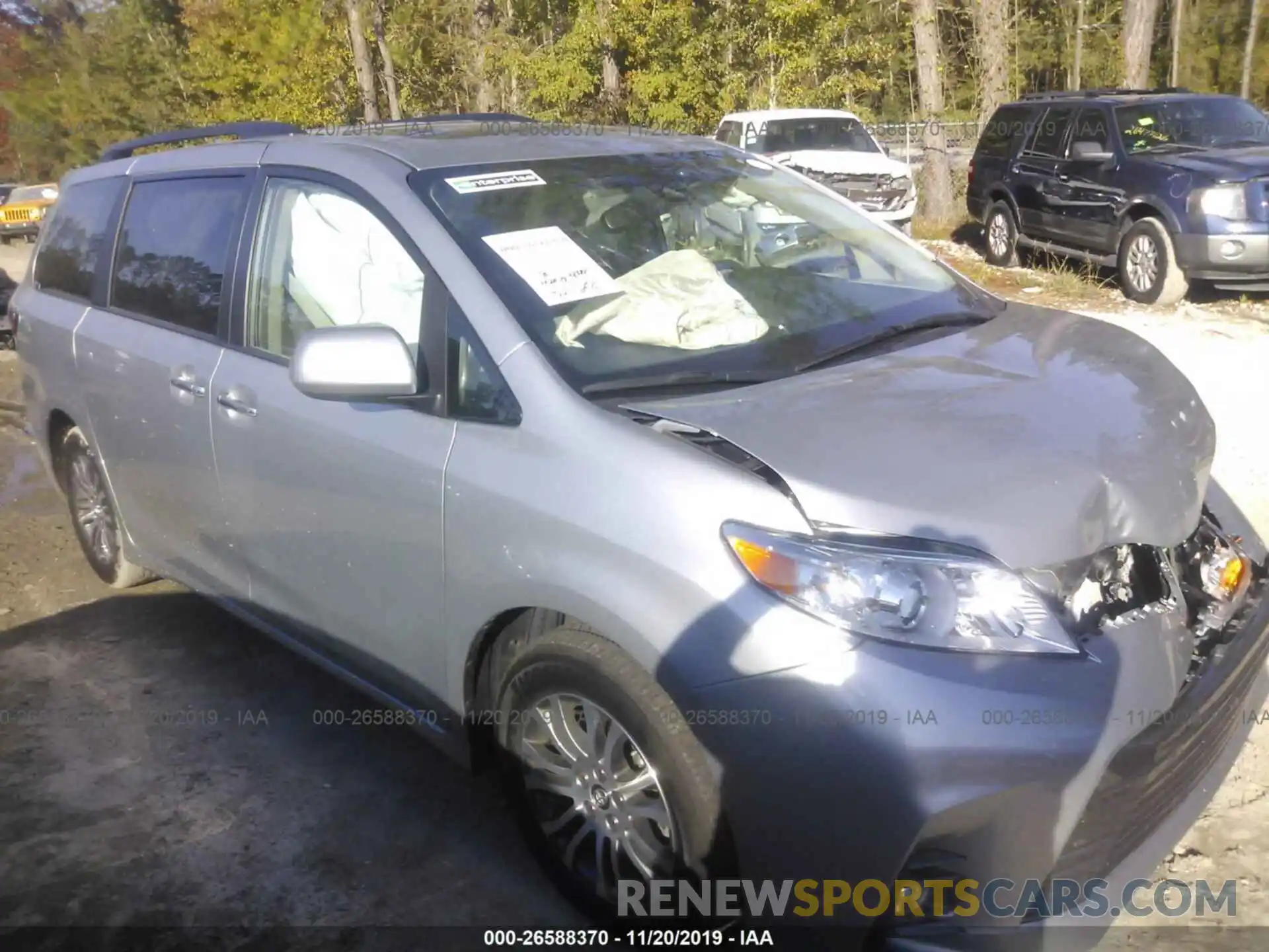 1 Photograph of a damaged car 5TDYZ3DC4KS003983 TOYOTA SIENNA 2019