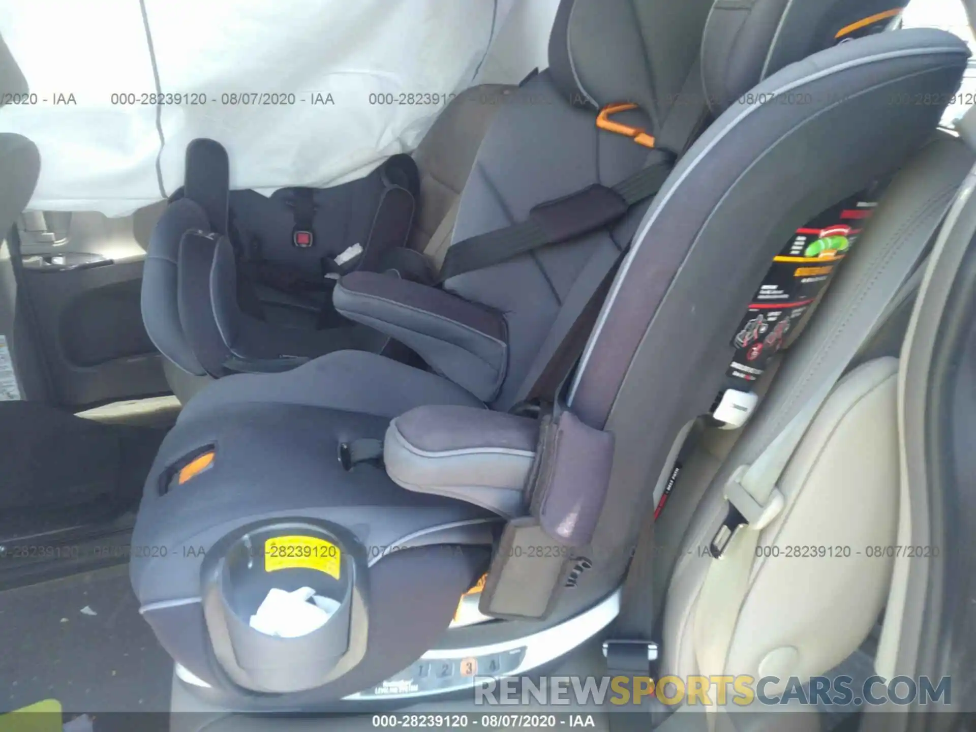 8 Photograph of a damaged car 5TDYZ3DC4KS004227 TOYOTA SIENNA 2019