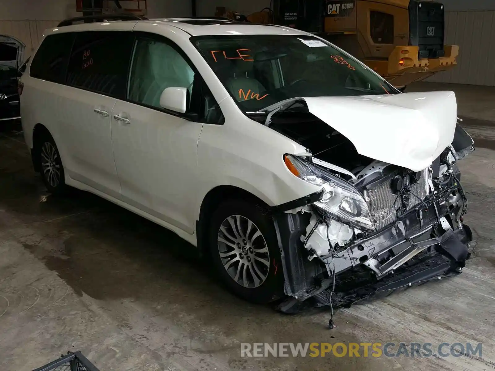 1 Photograph of a damaged car 5TDYZ3DC4KS005166 TOYOTA SIENNA 2019