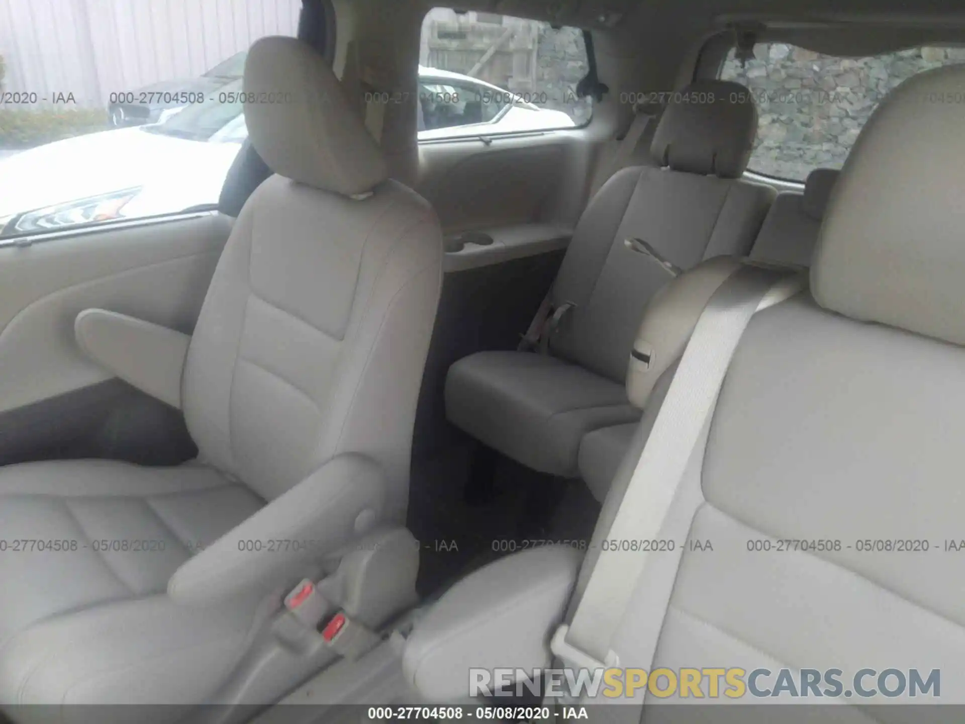 8 Фотография поврежденного автомобиля 5TDYZ3DC4KS007001 TOYOTA SIENNA 2019