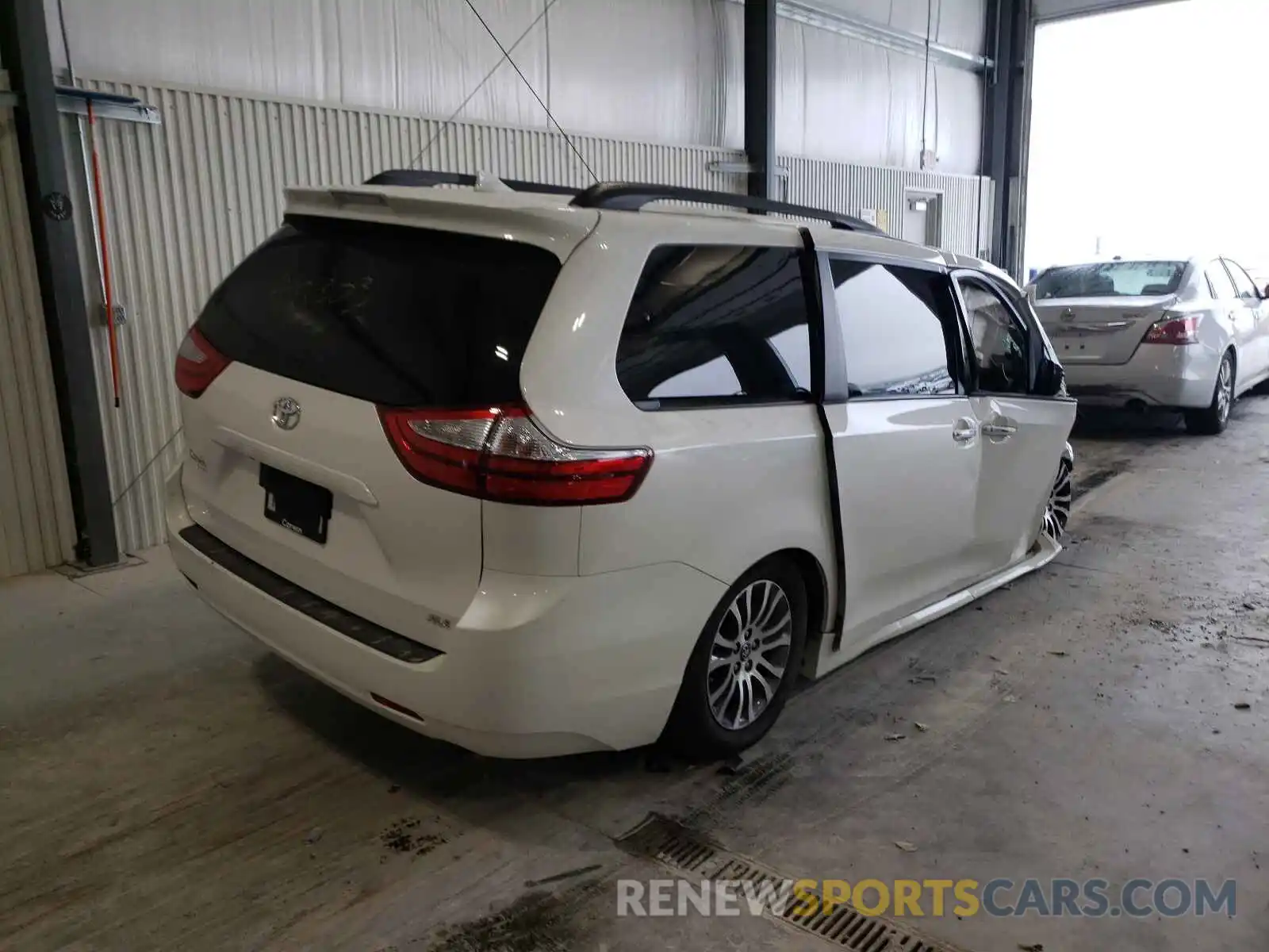 4 Фотография поврежденного автомобиля 5TDYZ3DC4KS008472 TOYOTA SIENNA 2019