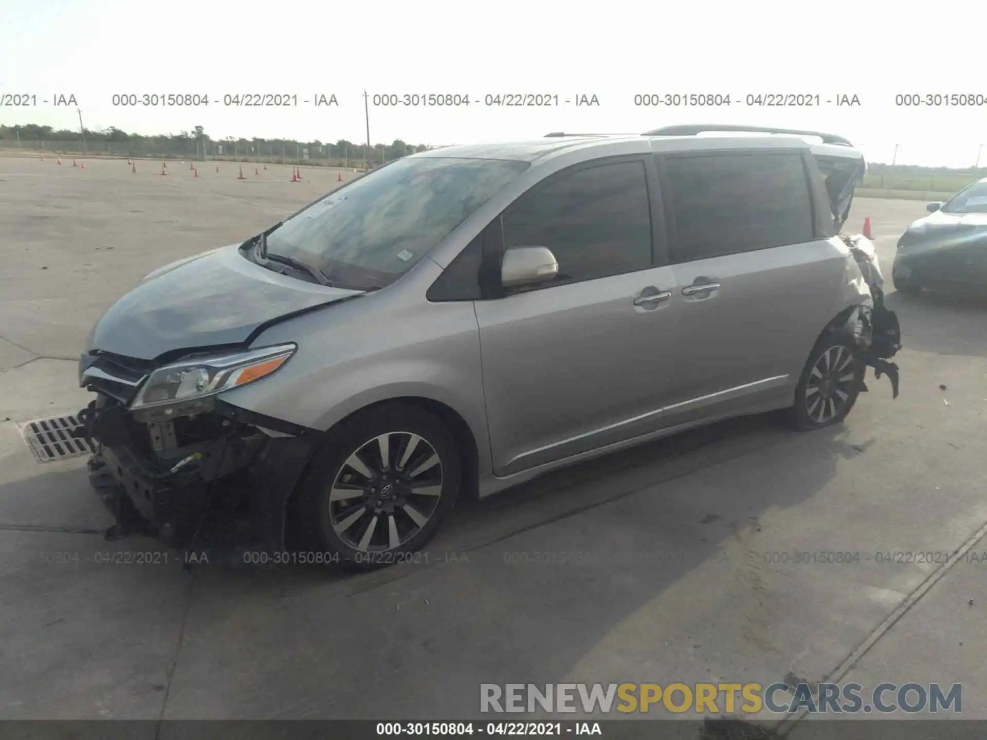 2 Фотография поврежденного автомобиля 5TDYZ3DC4KS010254 TOYOTA SIENNA 2019