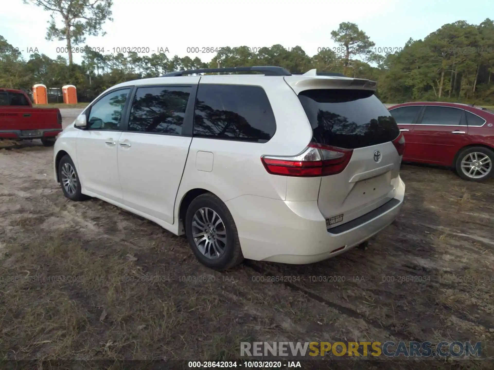 3 Photograph of a damaged car 5TDYZ3DC4KS013381 TOYOTA SIENNA 2019