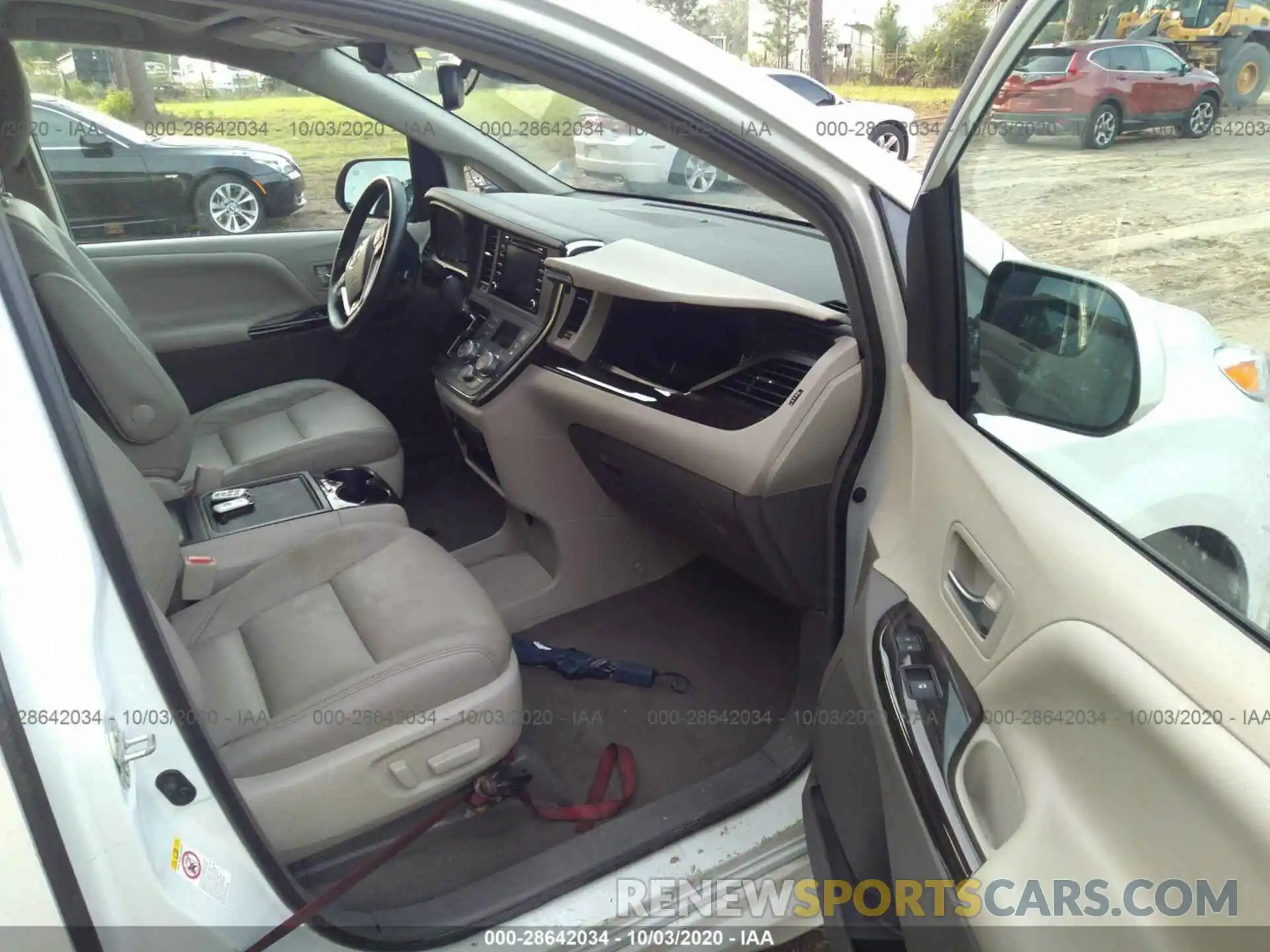 5 Photograph of a damaged car 5TDYZ3DC4KS013381 TOYOTA SIENNA 2019