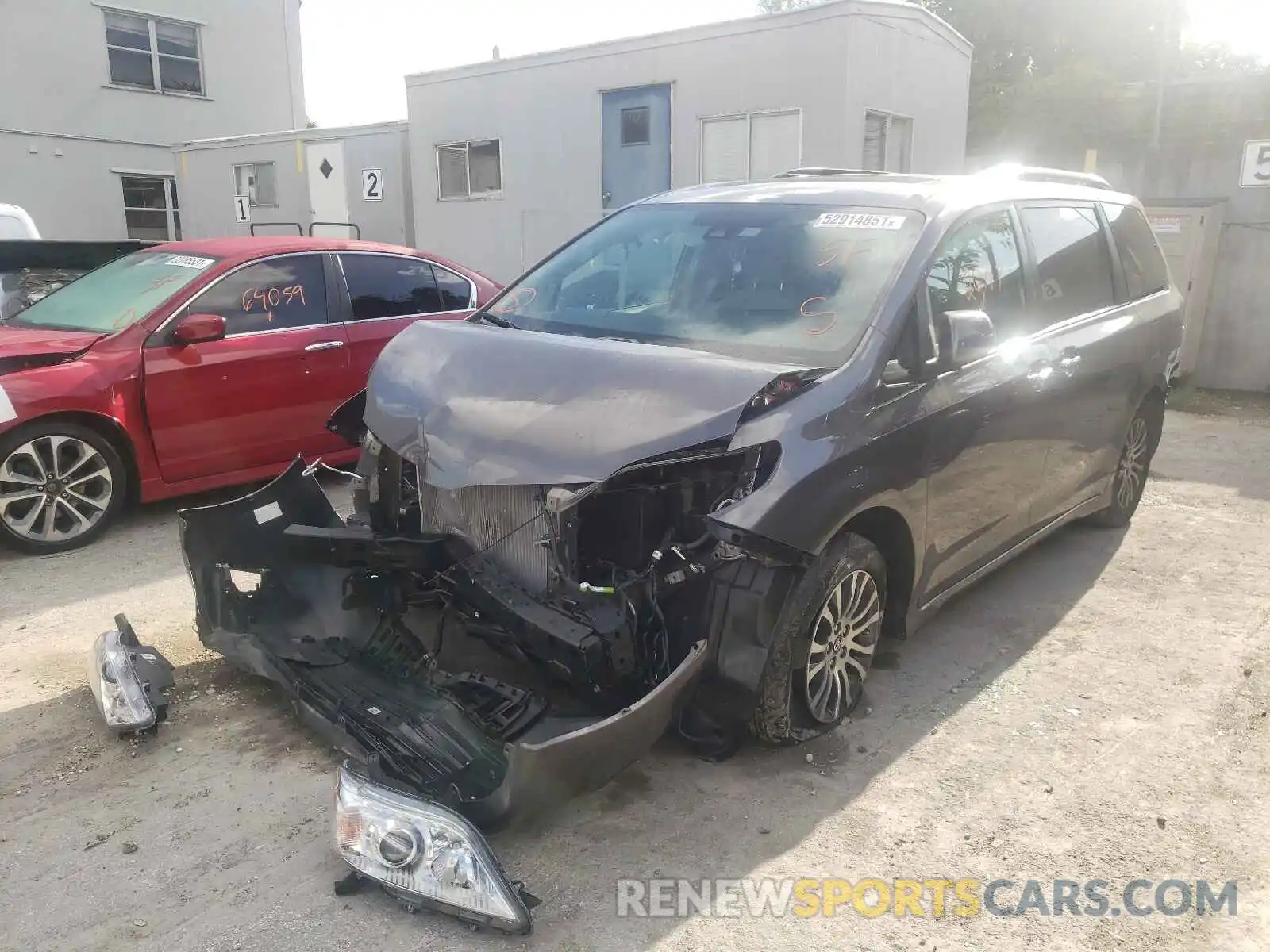 2 Photograph of a damaged car 5TDYZ3DC4KS015180 TOYOTA SIENNA 2019