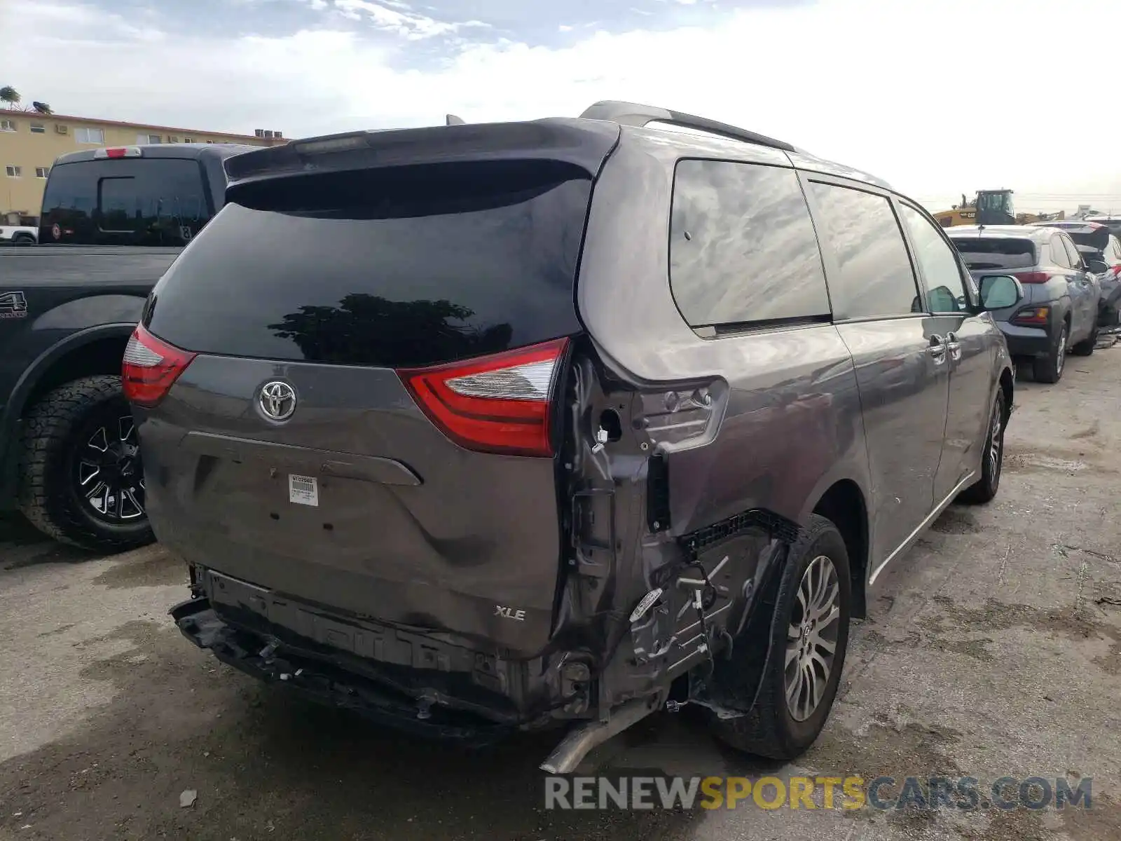 4 Фотография поврежденного автомобиля 5TDYZ3DC4KS015180 TOYOTA SIENNA 2019