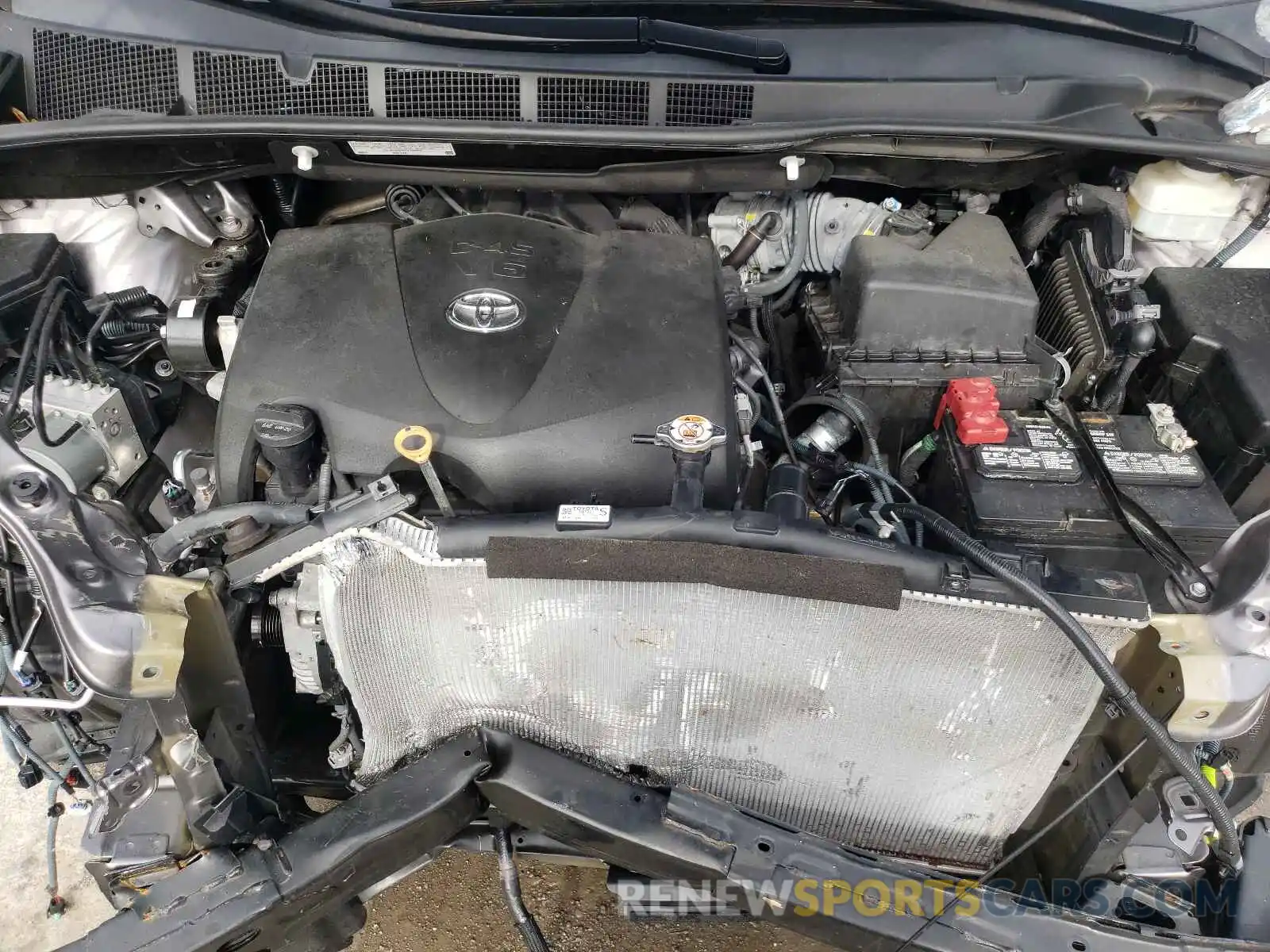 7 Photograph of a damaged car 5TDYZ3DC4KS015180 TOYOTA SIENNA 2019