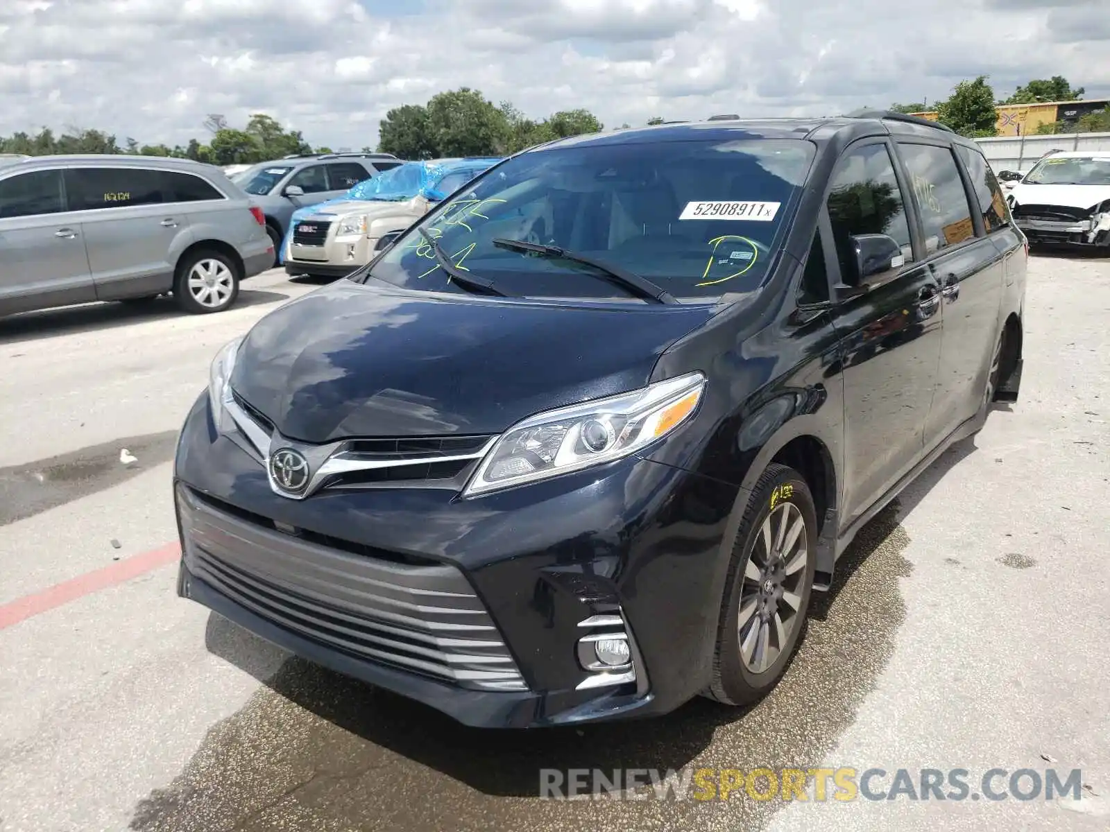 2 Photograph of a damaged car 5TDYZ3DC4KS016443 TOYOTA SIENNA 2019