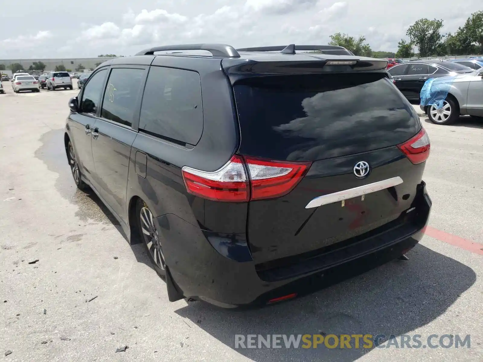 3 Photograph of a damaged car 5TDYZ3DC4KS016443 TOYOTA SIENNA 2019