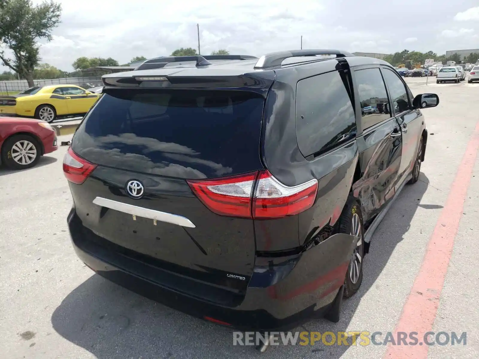 4 Фотография поврежденного автомобиля 5TDYZ3DC4KS016443 TOYOTA SIENNA 2019