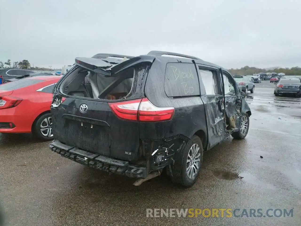 4 Фотография поврежденного автомобиля 5TDYZ3DC4KS017687 TOYOTA SIENNA 2019