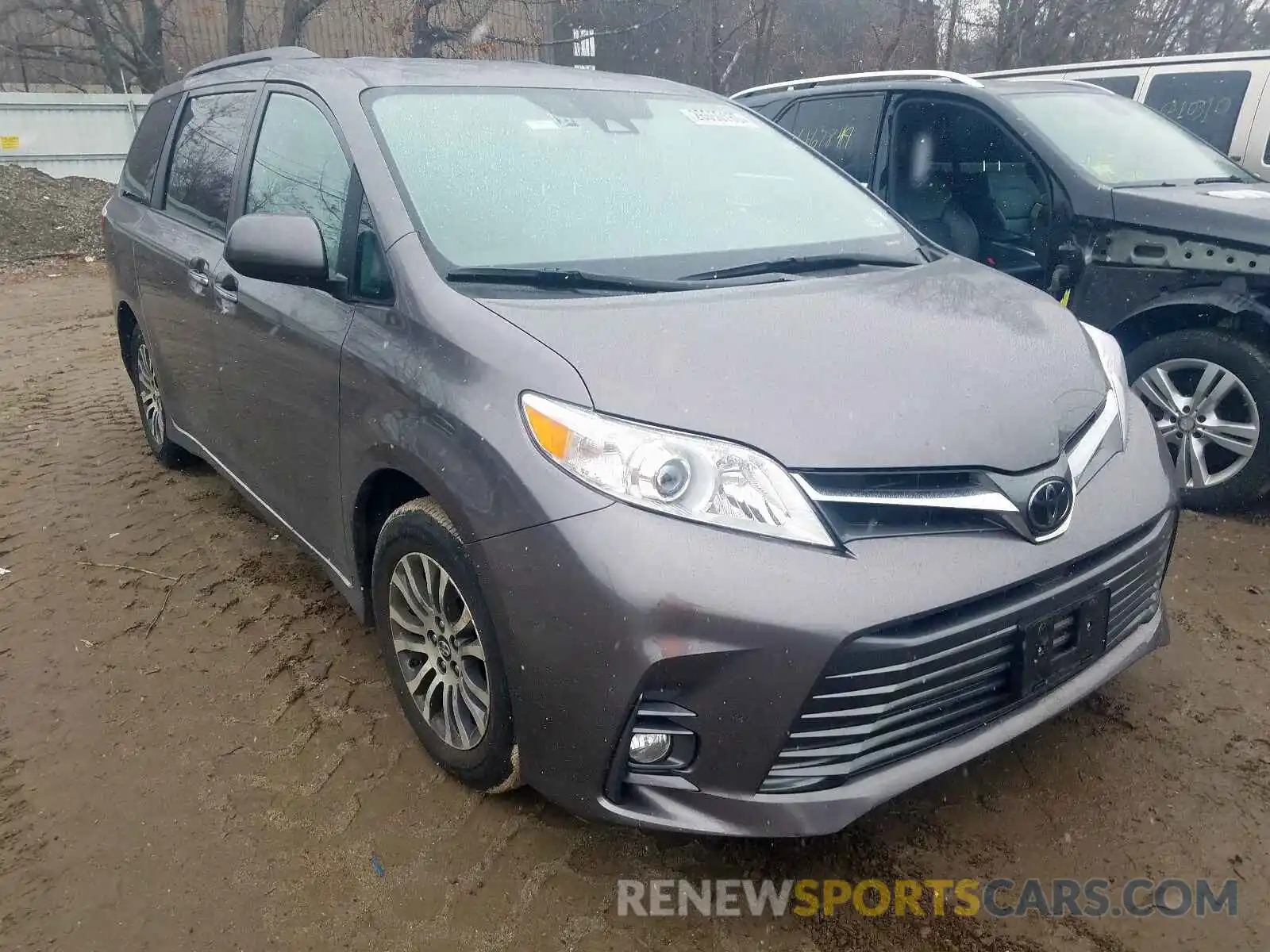 1 Photograph of a damaged car 5TDYZ3DC4KS018208 TOYOTA SIENNA 2019