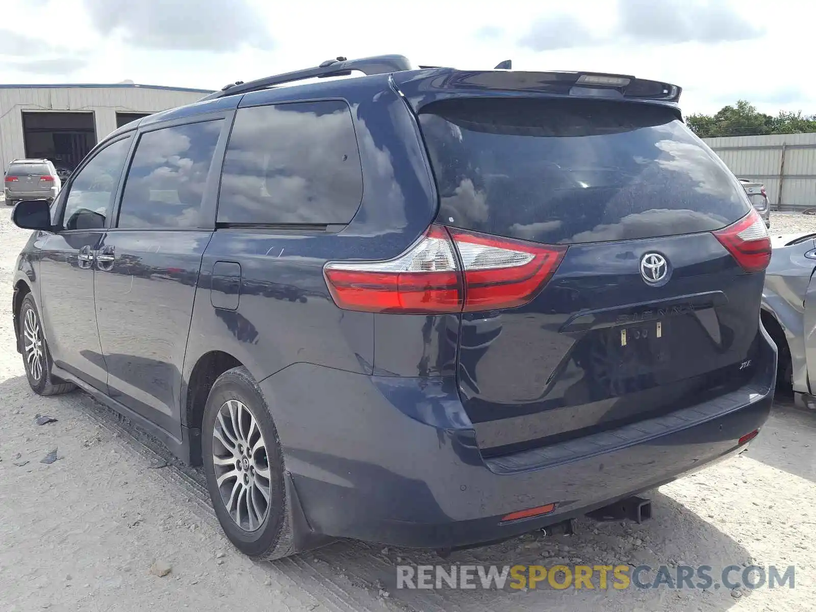 3 Photograph of a damaged car 5TDYZ3DC4KS968911 TOYOTA SIENNA 2019