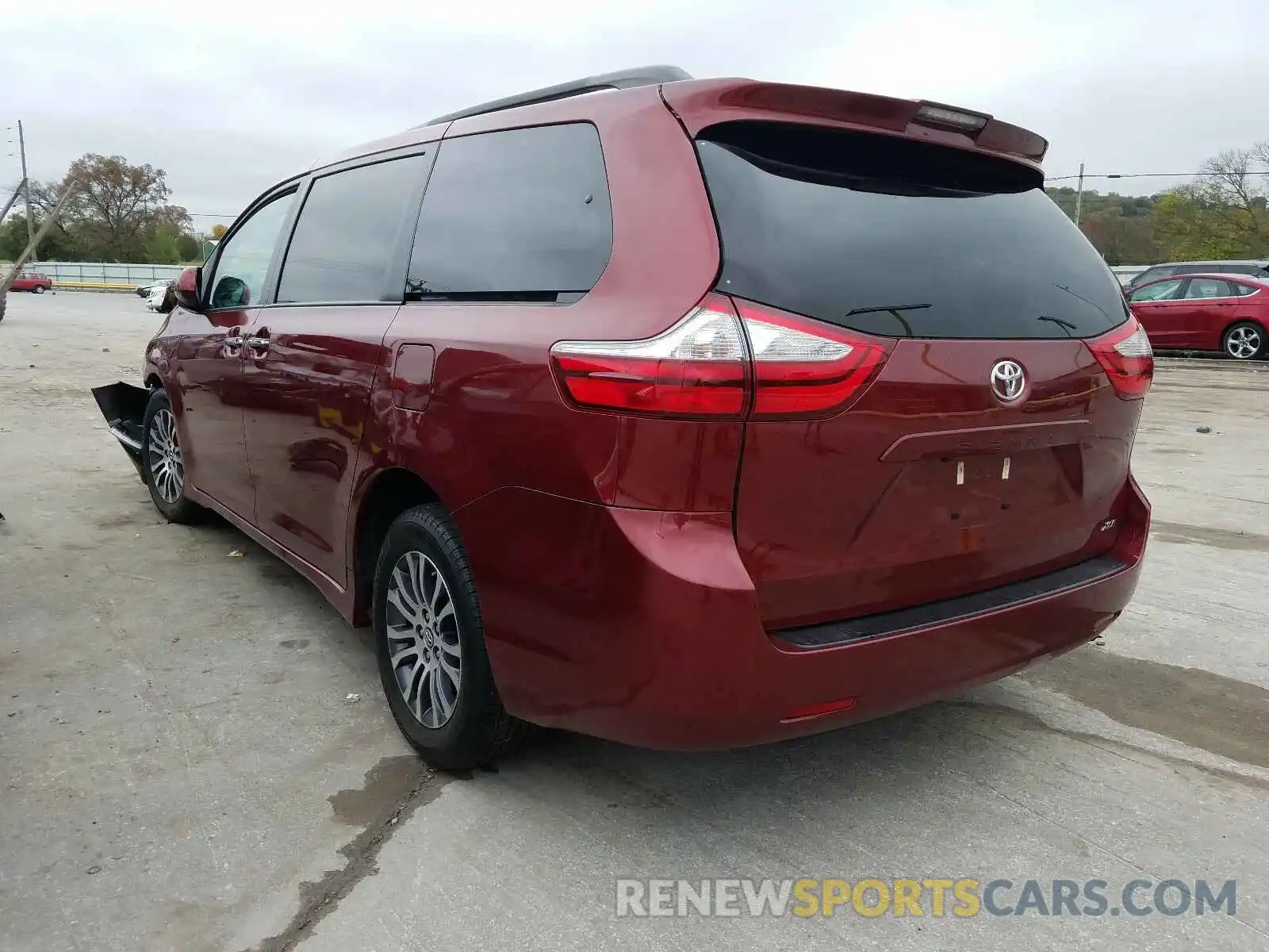 3 Фотография поврежденного автомобиля 5TDYZ3DC4KS969704 TOYOTA SIENNA 2019