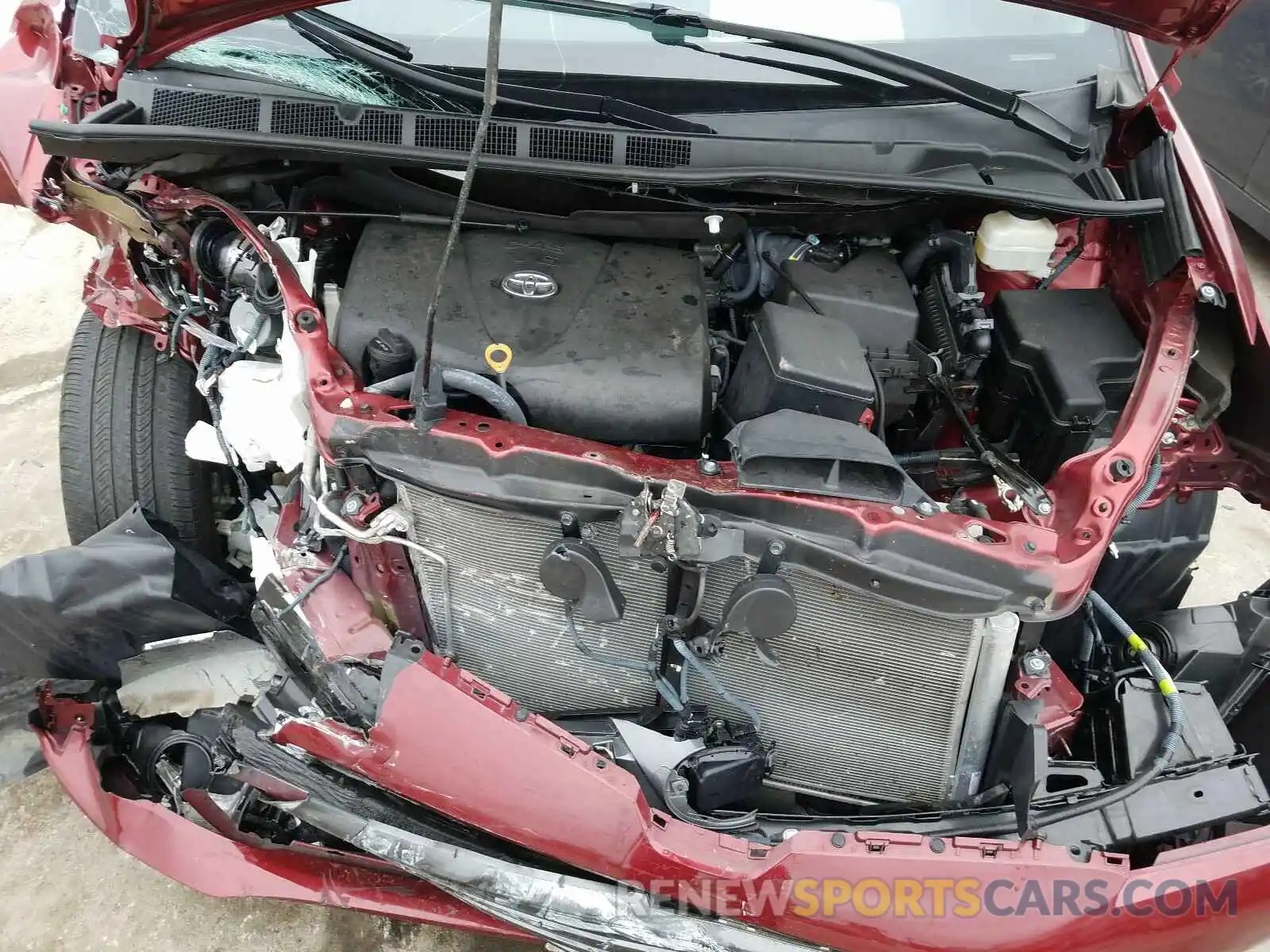 7 Photograph of a damaged car 5TDYZ3DC4KS969704 TOYOTA SIENNA 2019