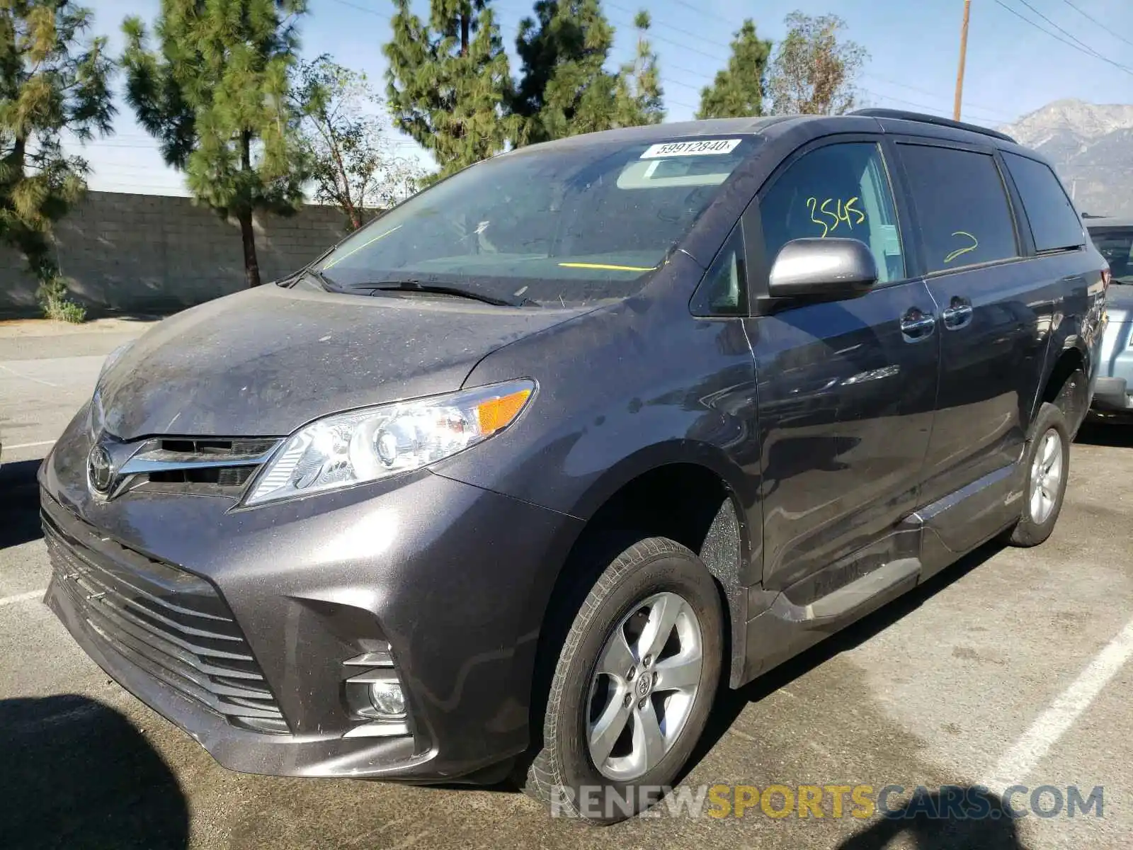 2 Photograph of a damaged car 5TDYZ3DC4KS971310 TOYOTA SIENNA 2019