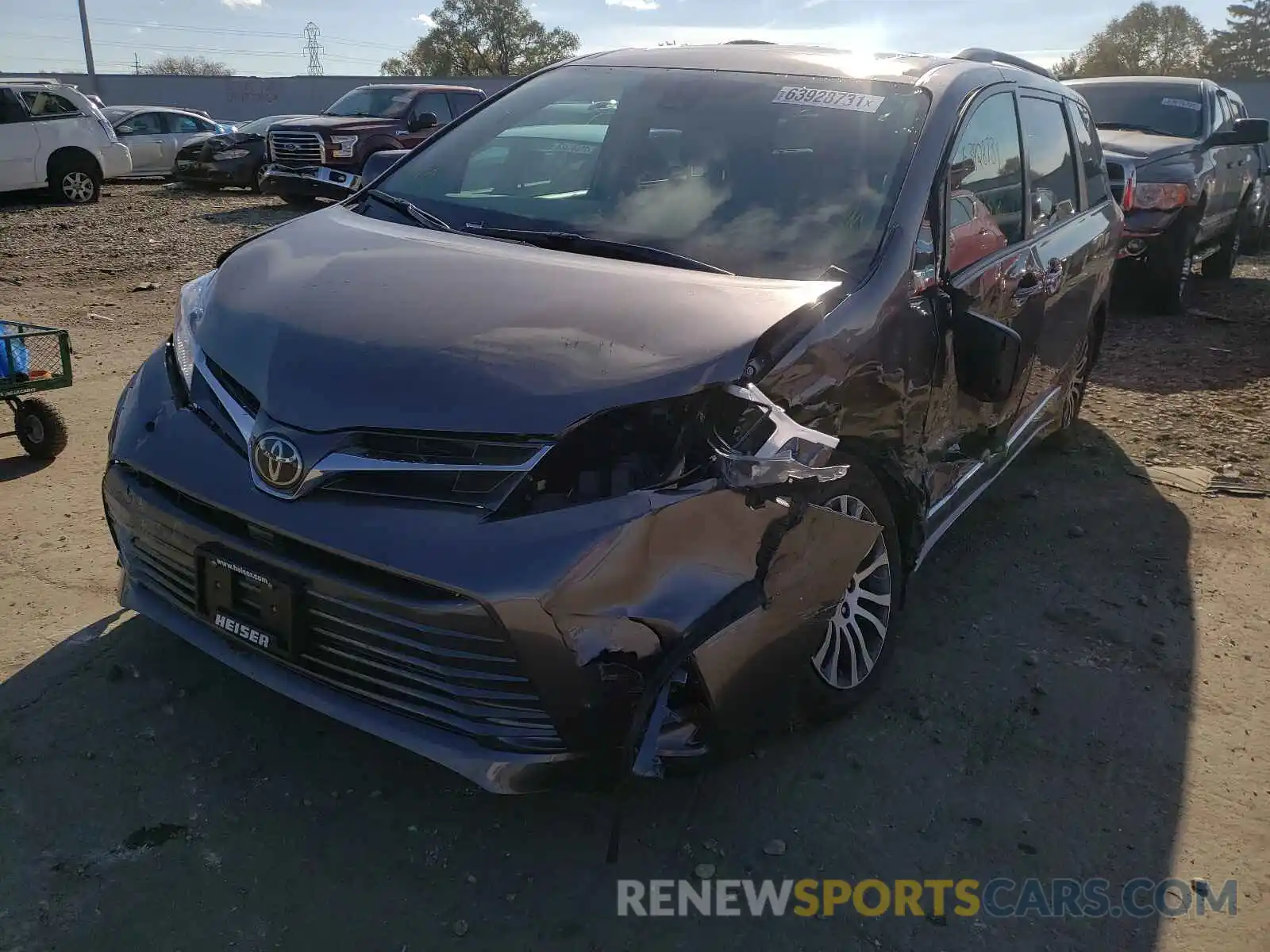 2 Photograph of a damaged car 5TDYZ3DC4KS975311 TOYOTA SIENNA 2019