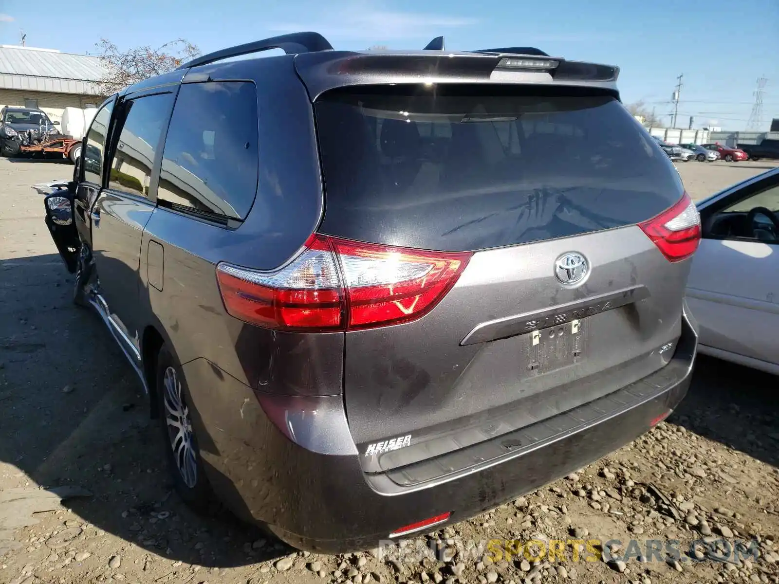 3 Photograph of a damaged car 5TDYZ3DC4KS975311 TOYOTA SIENNA 2019