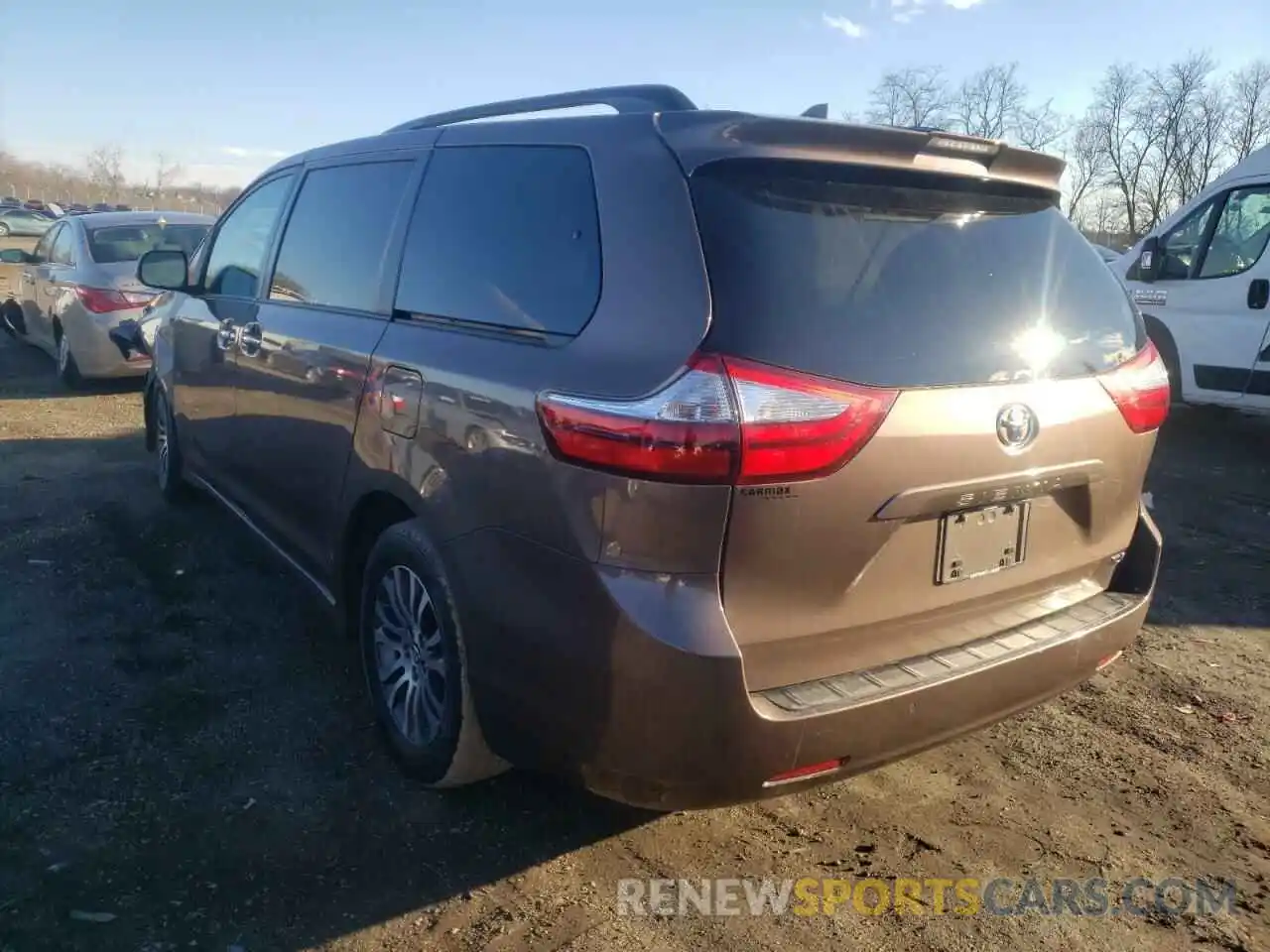 3 Фотография поврежденного автомобиля 5TDYZ3DC4KS976880 TOYOTA SIENNA 2019