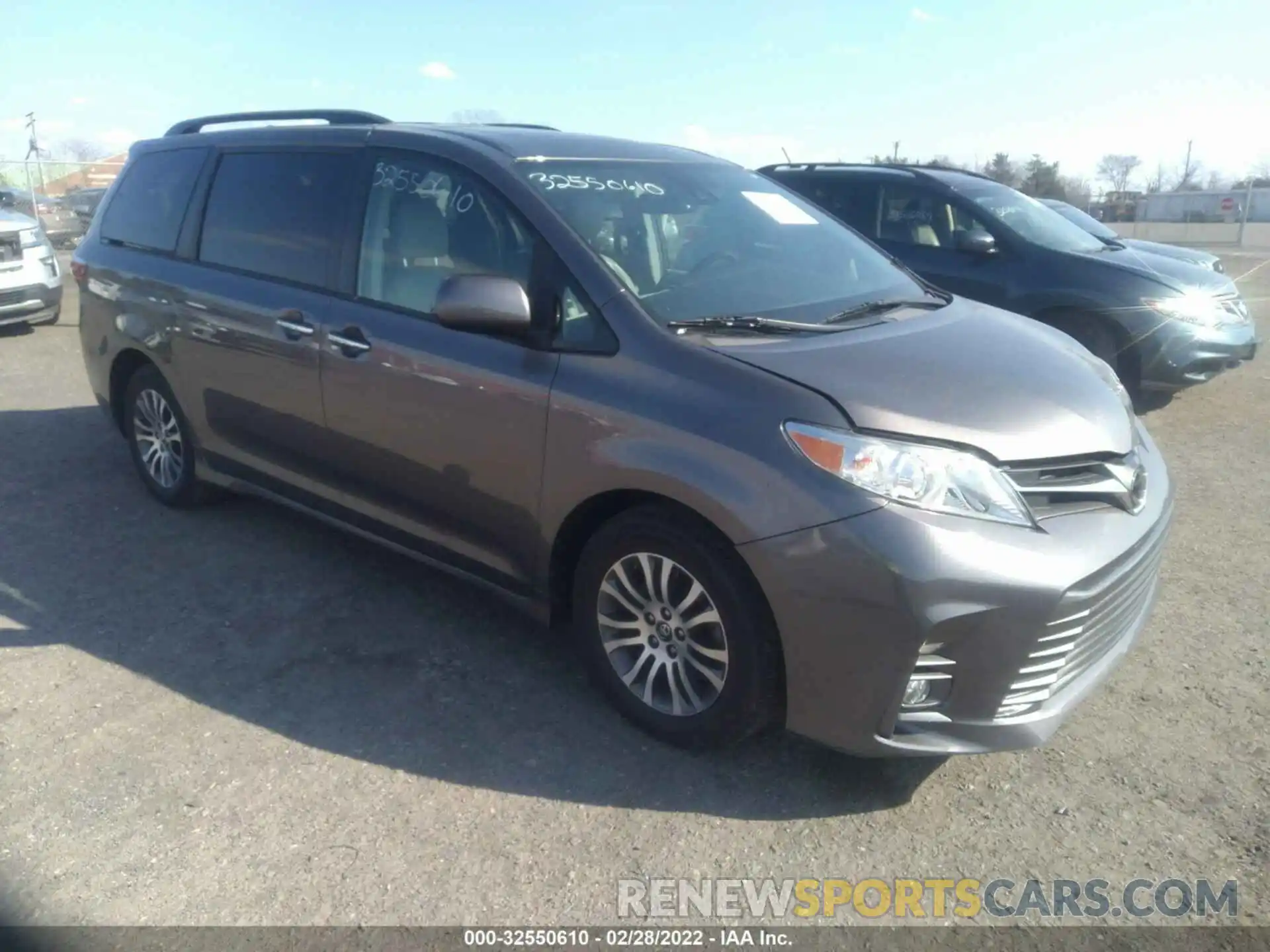 1 Photograph of a damaged car 5TDYZ3DC4KS978175 TOYOTA SIENNA 2019