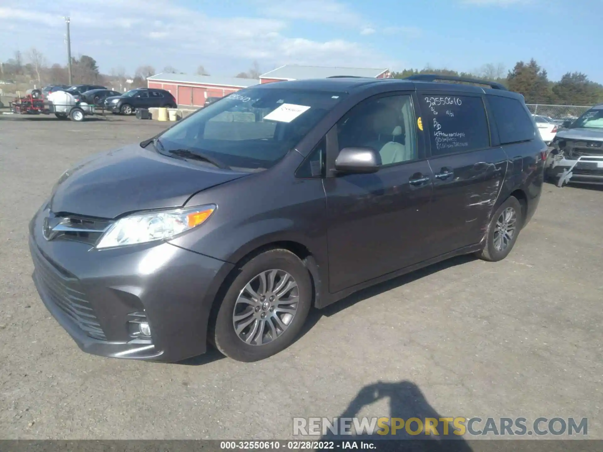 2 Фотография поврежденного автомобиля 5TDYZ3DC4KS978175 TOYOTA SIENNA 2019