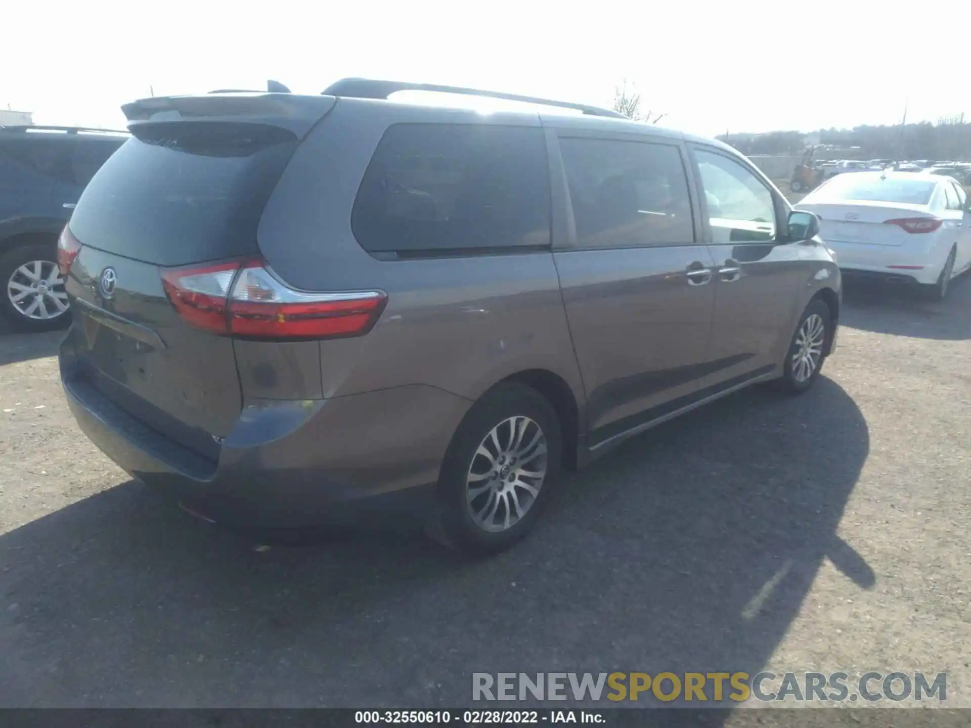 4 Фотография поврежденного автомобиля 5TDYZ3DC4KS978175 TOYOTA SIENNA 2019