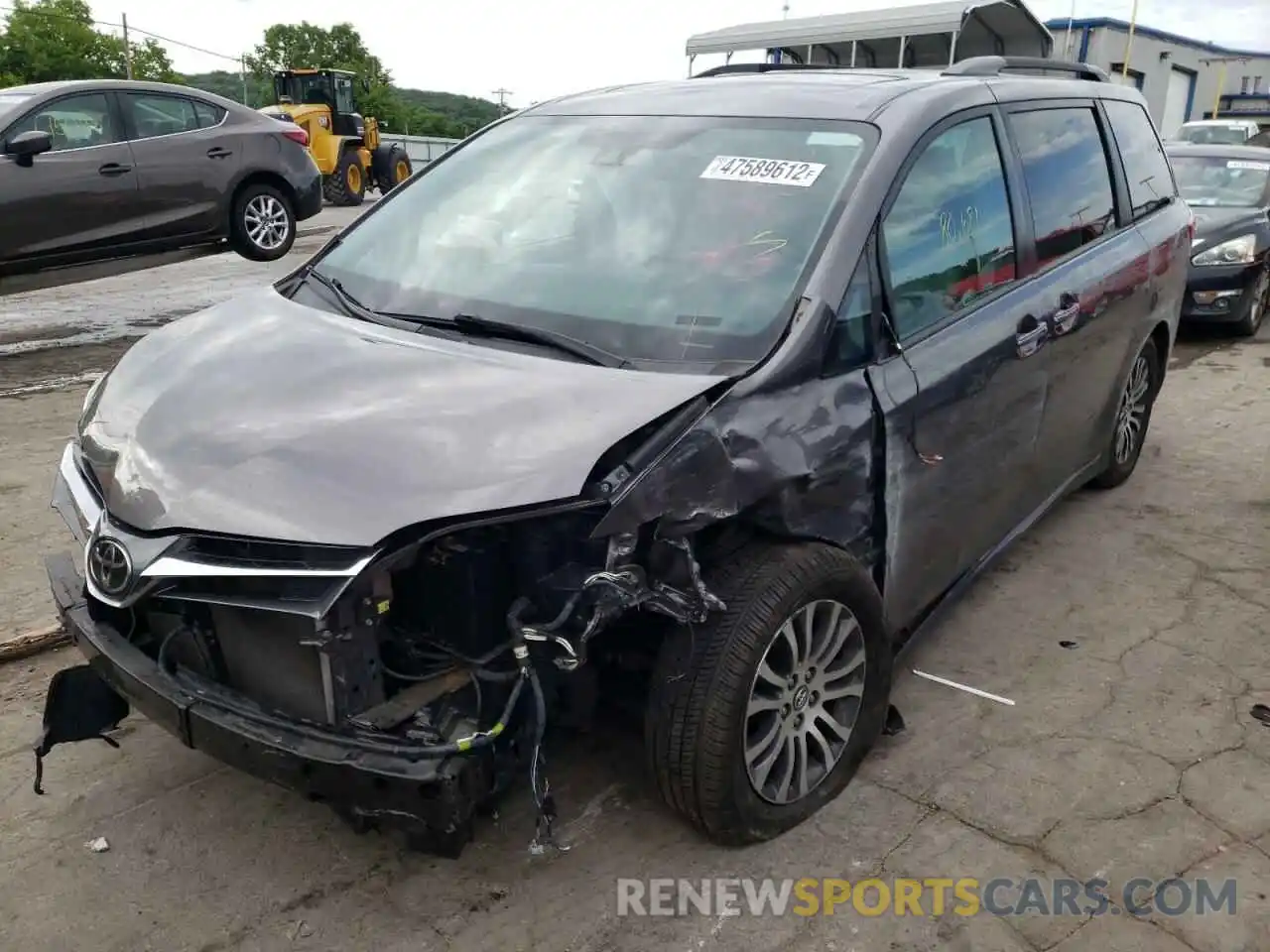 2 Photograph of a damaged car 5TDYZ3DC4KS978418 TOYOTA SIENNA 2019