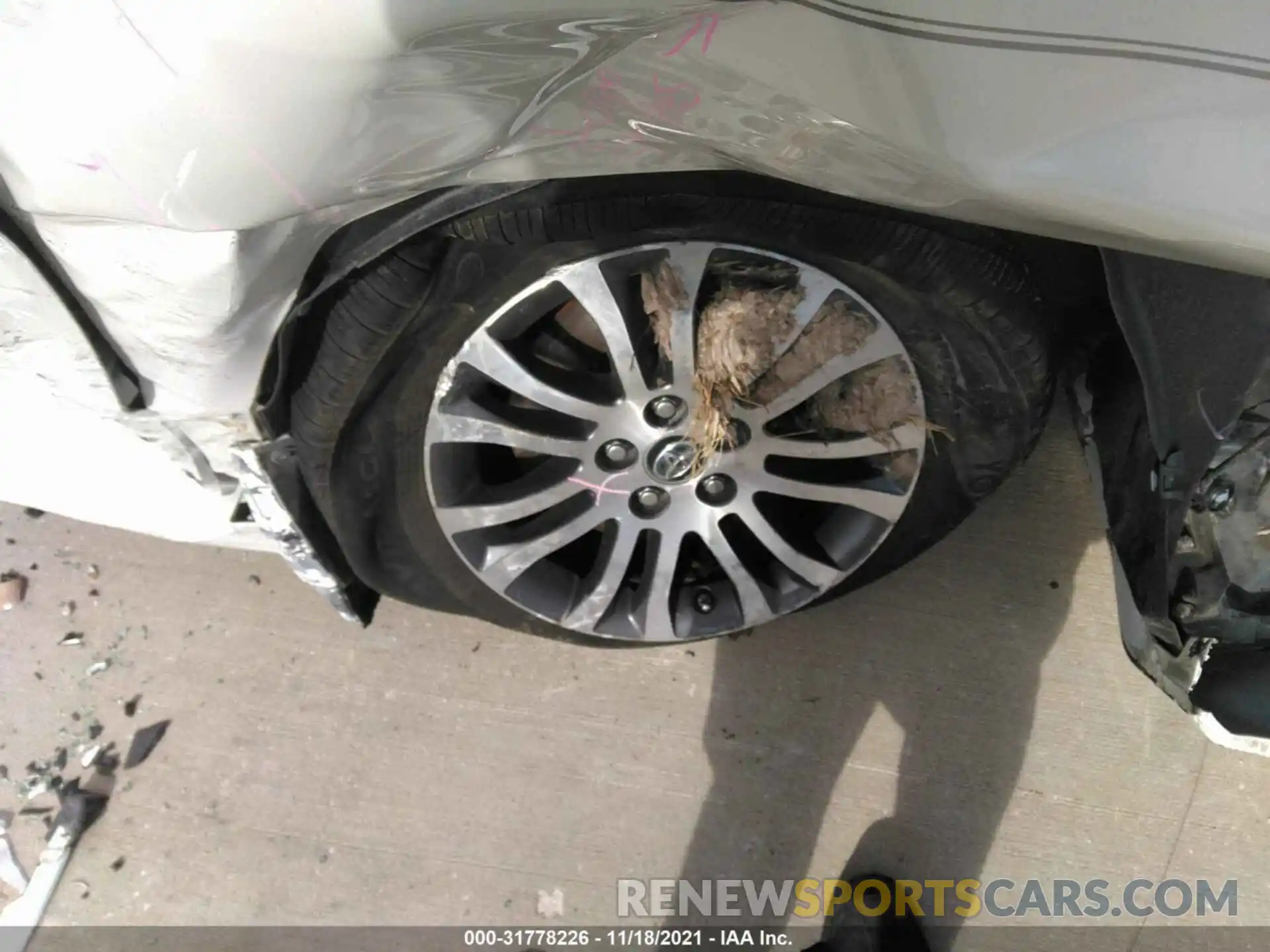 14 Photograph of a damaged car 5TDYZ3DC4KS978774 TOYOTA SIENNA 2019