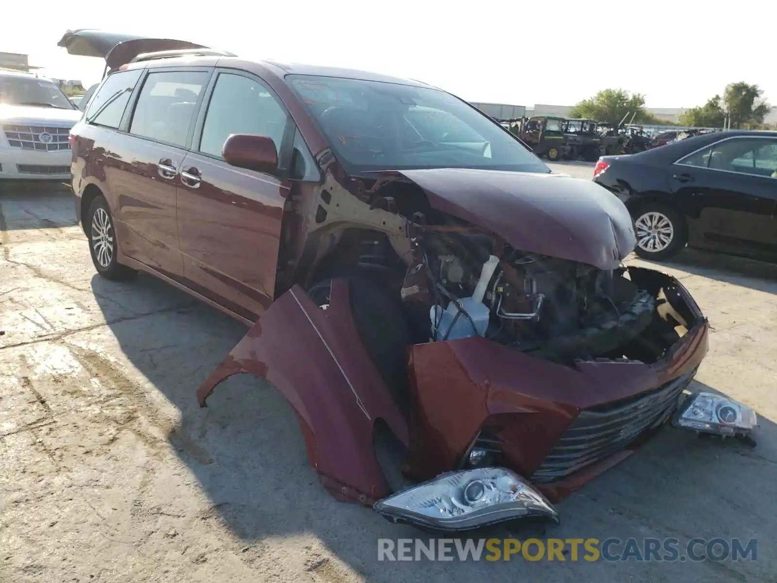 1 Photograph of a damaged car 5TDYZ3DC4KS979598 TOYOTA SIENNA 2019