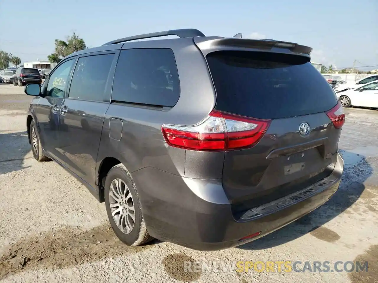 3 Фотография поврежденного автомобиля 5TDYZ3DC4KS984588 TOYOTA SIENNA 2019