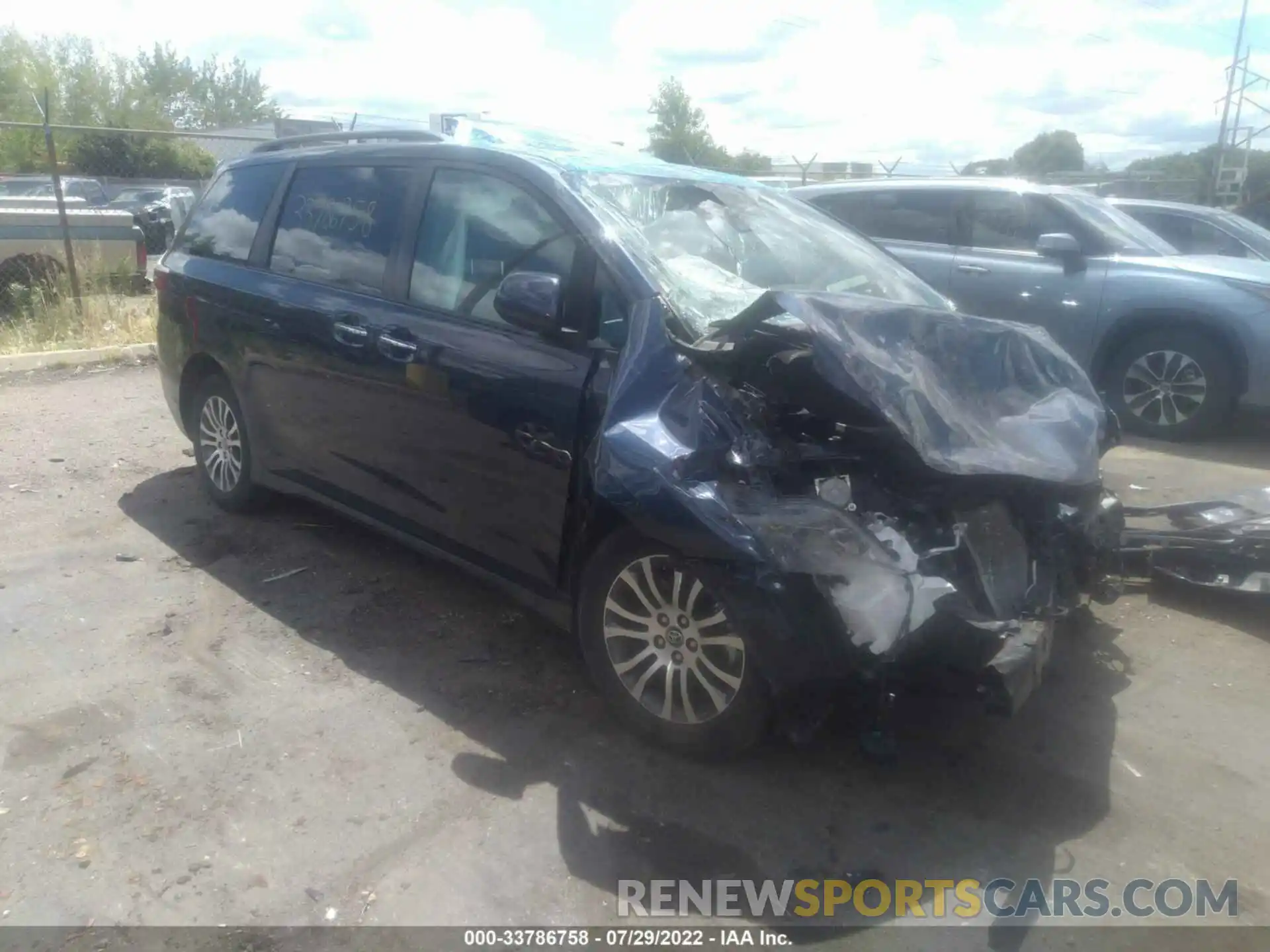 1 Photograph of a damaged car 5TDYZ3DC4KS985384 TOYOTA SIENNA 2019