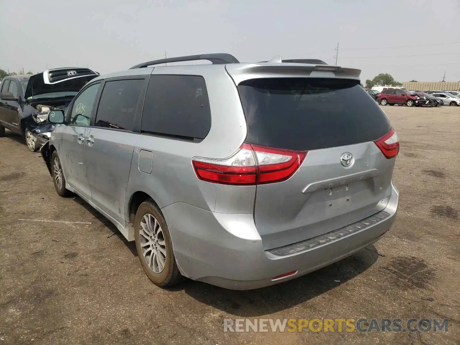 3 Фотография поврежденного автомобиля 5TDYZ3DC4KS991234 TOYOTA SIENNA 2019