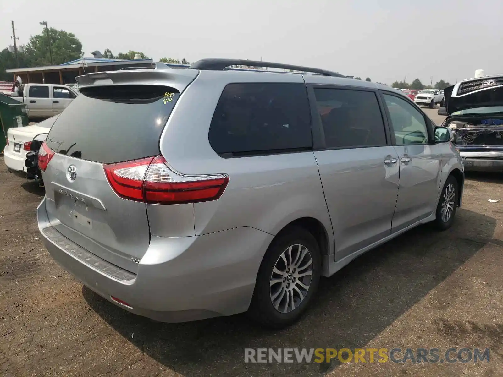 4 Фотография поврежденного автомобиля 5TDYZ3DC4KS991234 TOYOTA SIENNA 2019