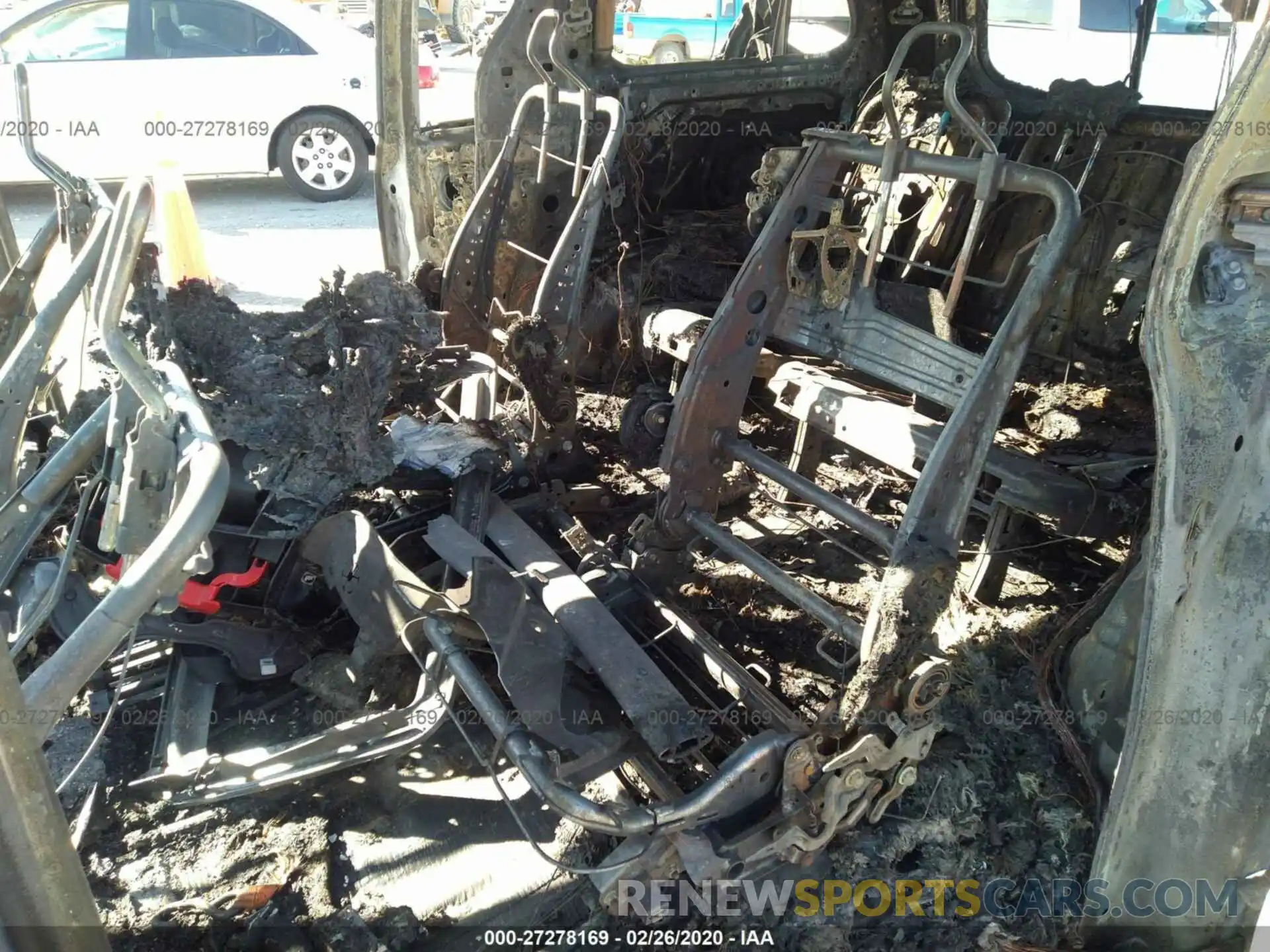 8 Фотография поврежденного автомобиля 5TDYZ3DC4KS994263 TOYOTA SIENNA 2019