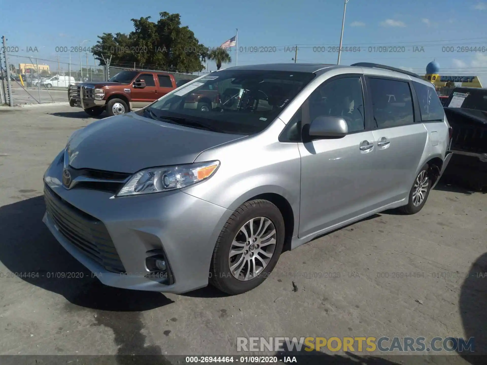 2 Photograph of a damaged car 5TDYZ3DC4KS994618 TOYOTA SIENNA 2019