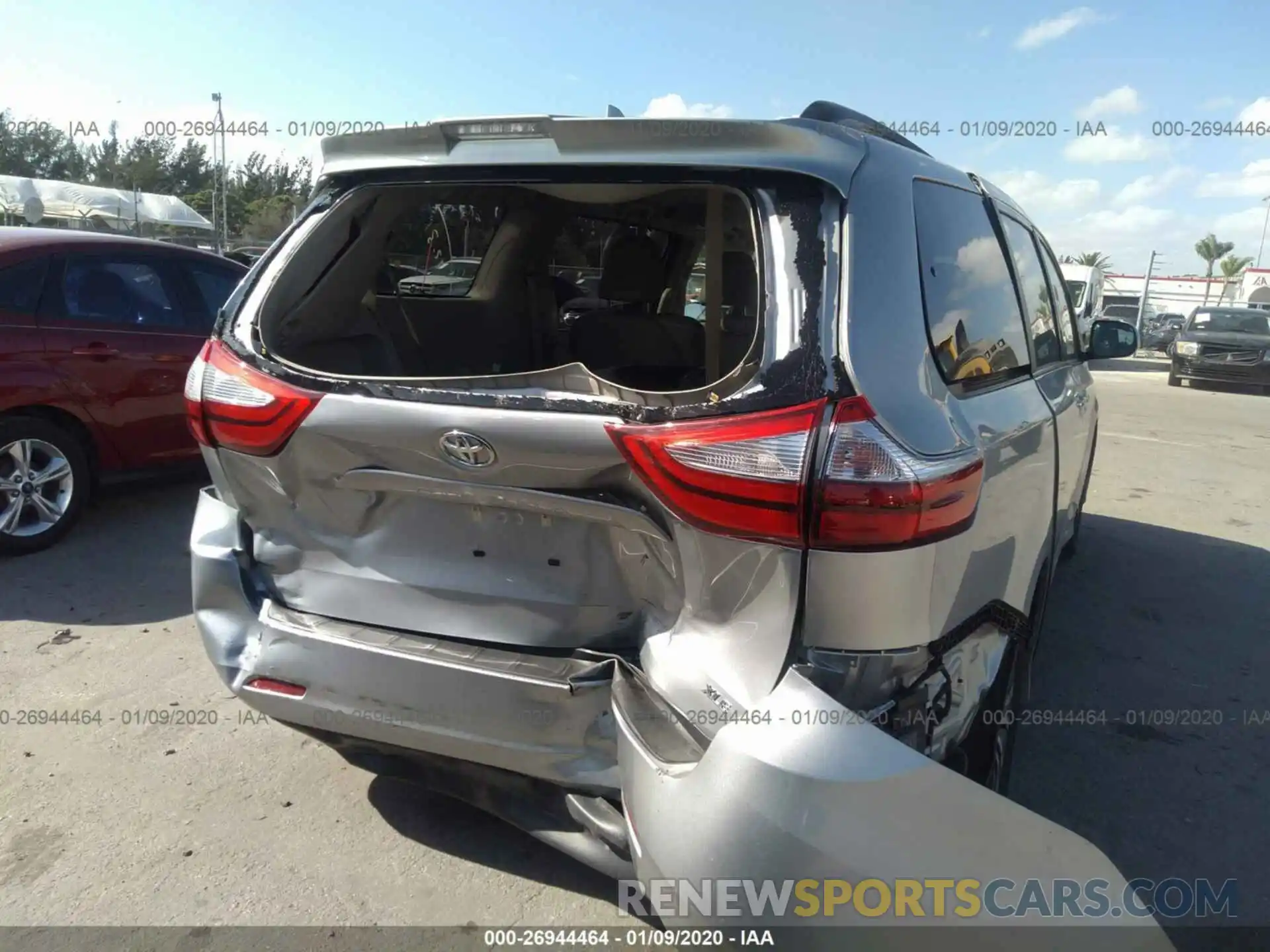 6 Photograph of a damaged car 5TDYZ3DC4KS994618 TOYOTA SIENNA 2019