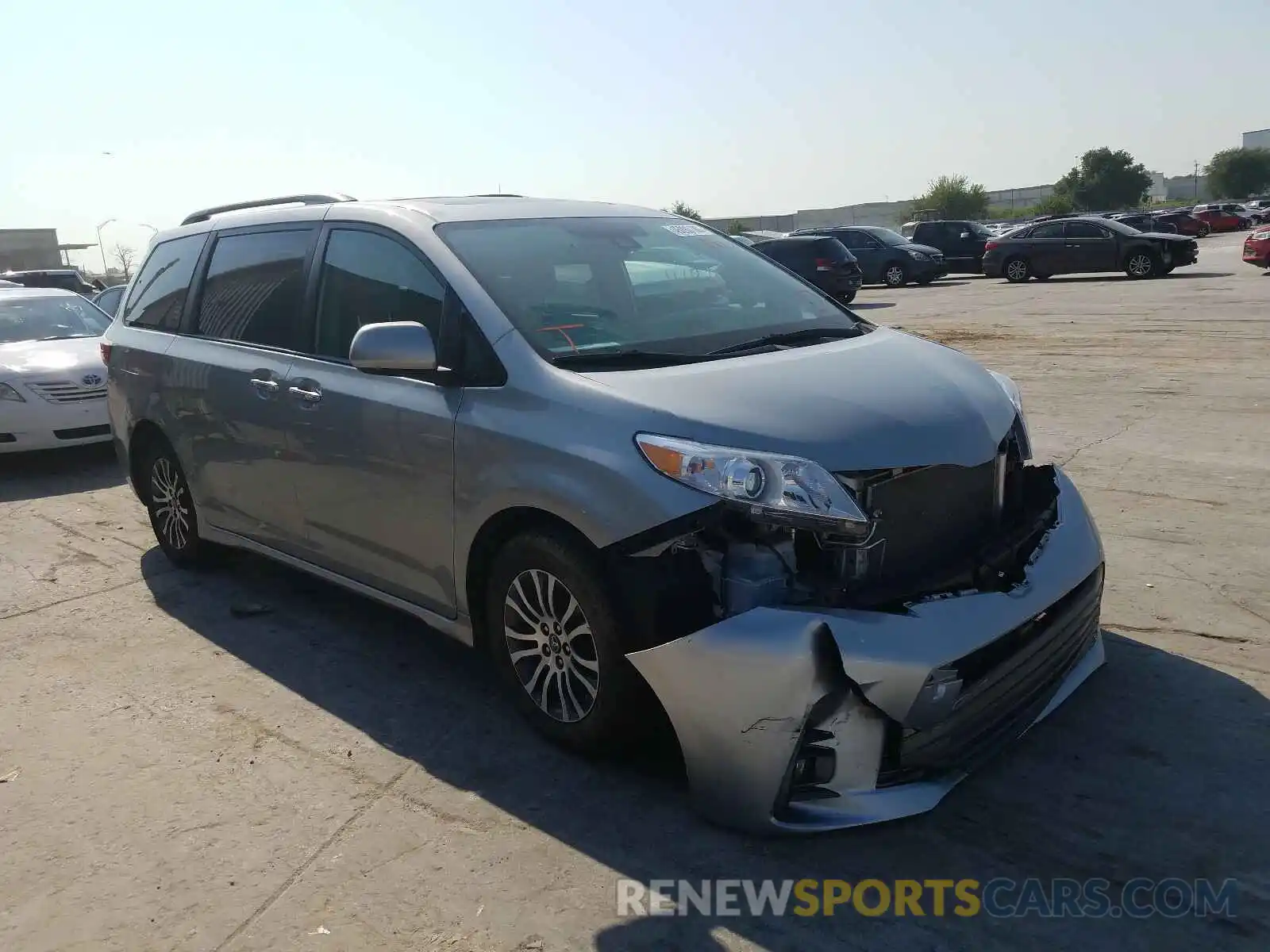 1 Photograph of a damaged car 5TDYZ3DC4KS996806 TOYOTA SIENNA 2019