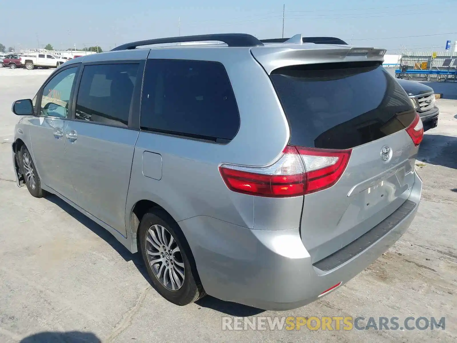 3 Фотография поврежденного автомобиля 5TDYZ3DC4KS996806 TOYOTA SIENNA 2019