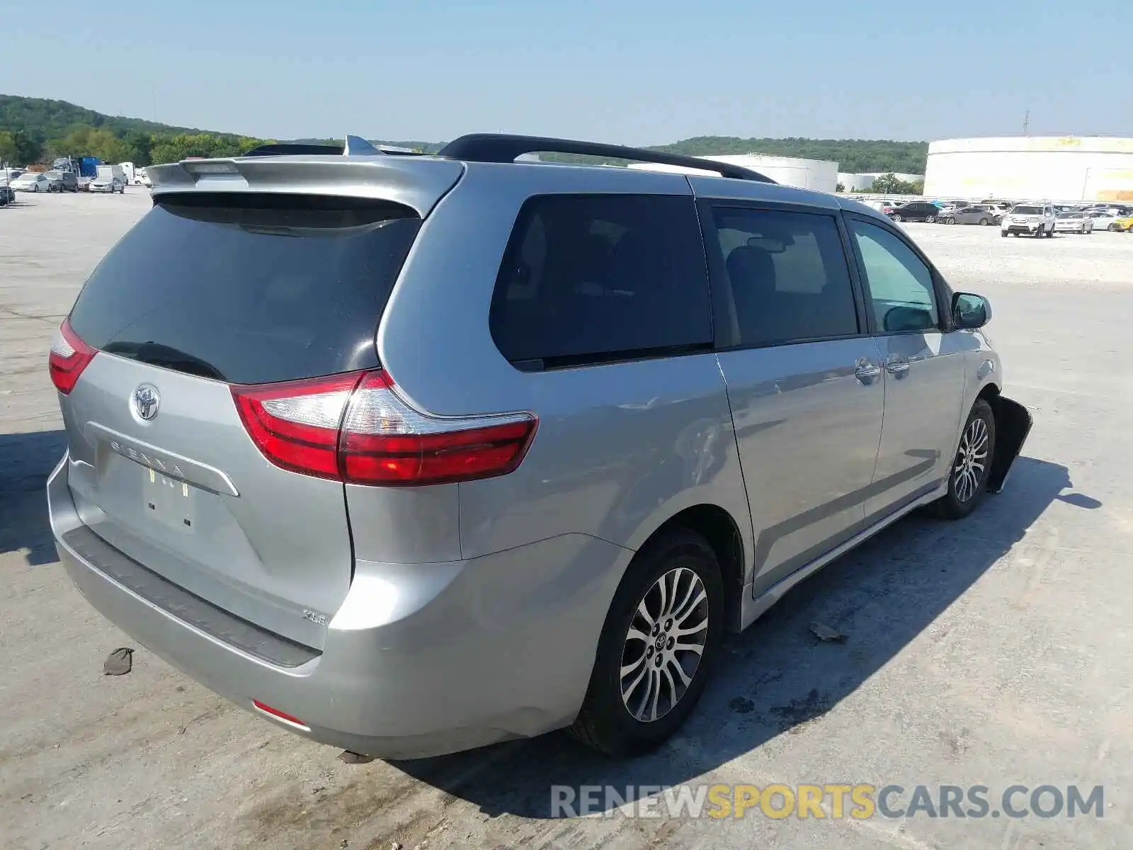 4 Фотография поврежденного автомобиля 5TDYZ3DC4KS996806 TOYOTA SIENNA 2019