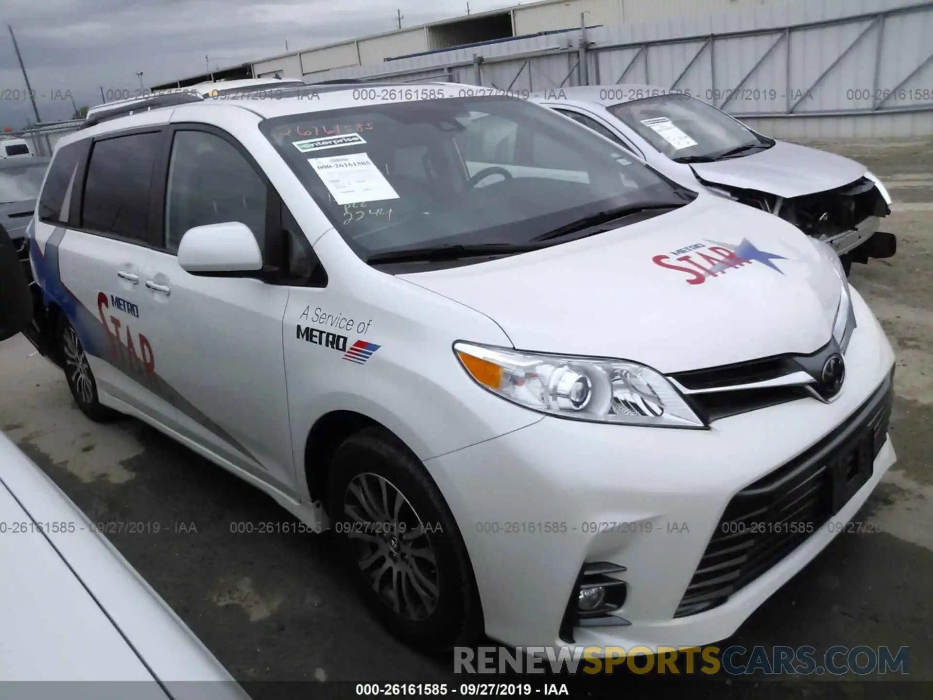 1 Photograph of a damaged car 5TDYZ3DC5KS002244 TOYOTA SIENNA 2019