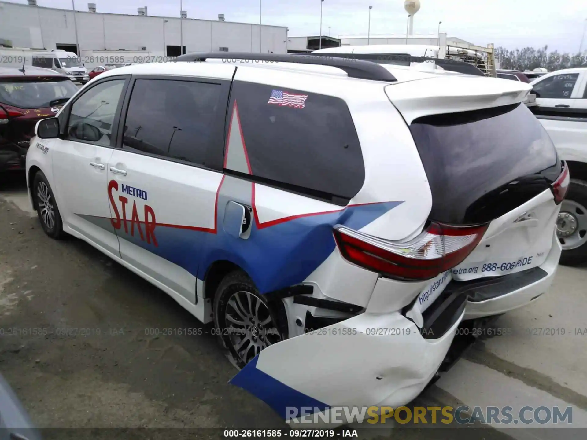 3 Photograph of a damaged car 5TDYZ3DC5KS002244 TOYOTA SIENNA 2019