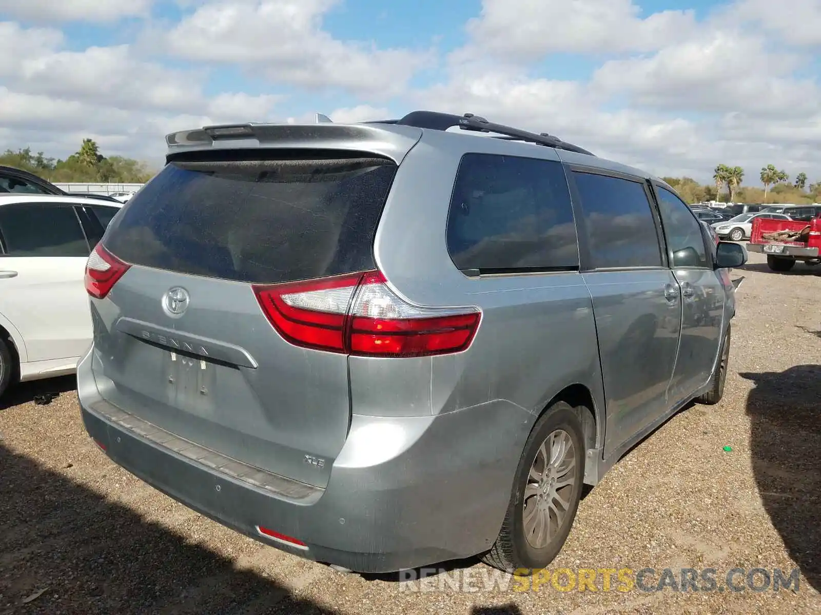 4 Фотография поврежденного автомобиля 5TDYZ3DC5KS005466 TOYOTA SIENNA 2019