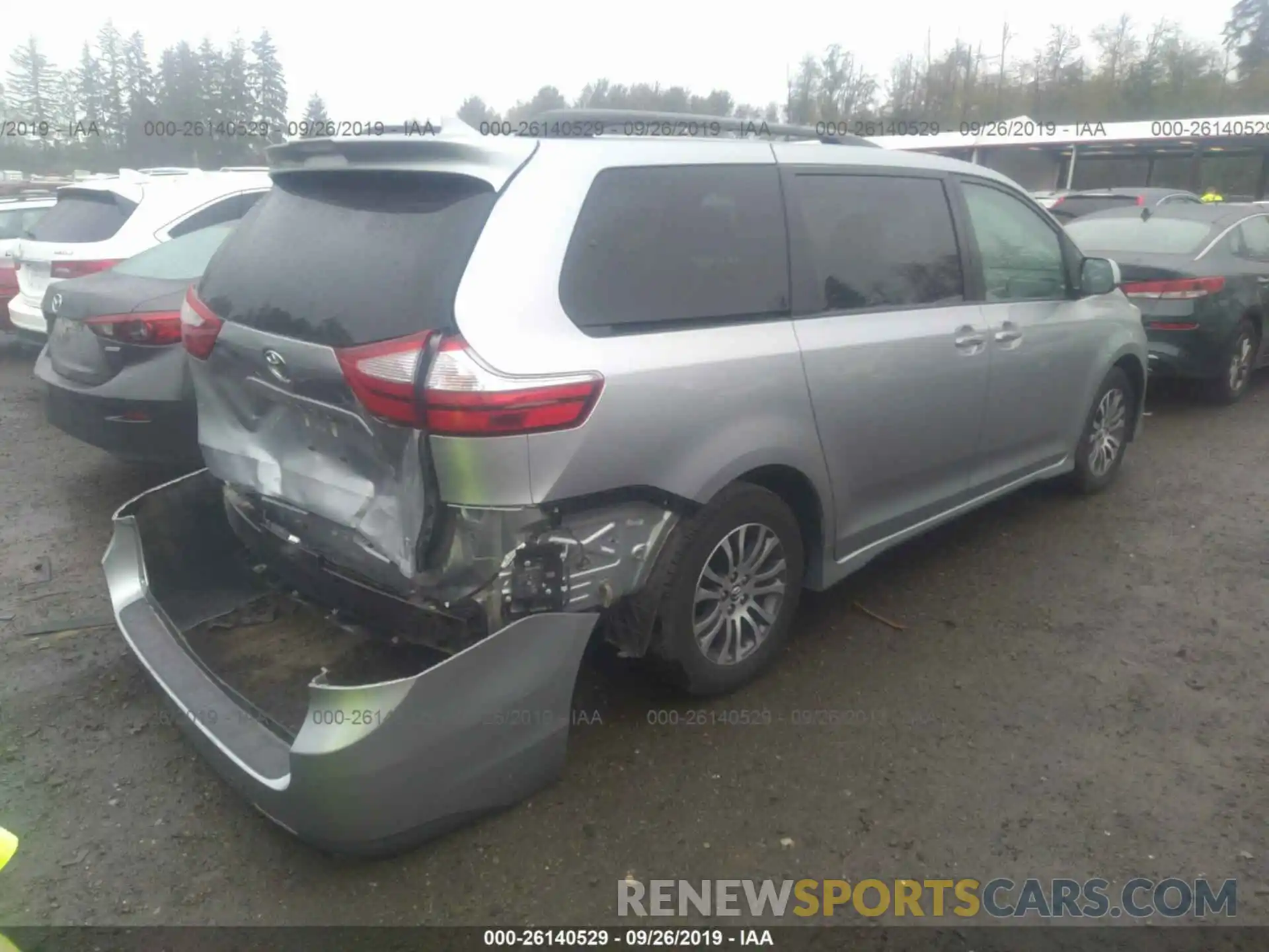 4 Photograph of a damaged car 5TDYZ3DC5KS010926 TOYOTA SIENNA 2019