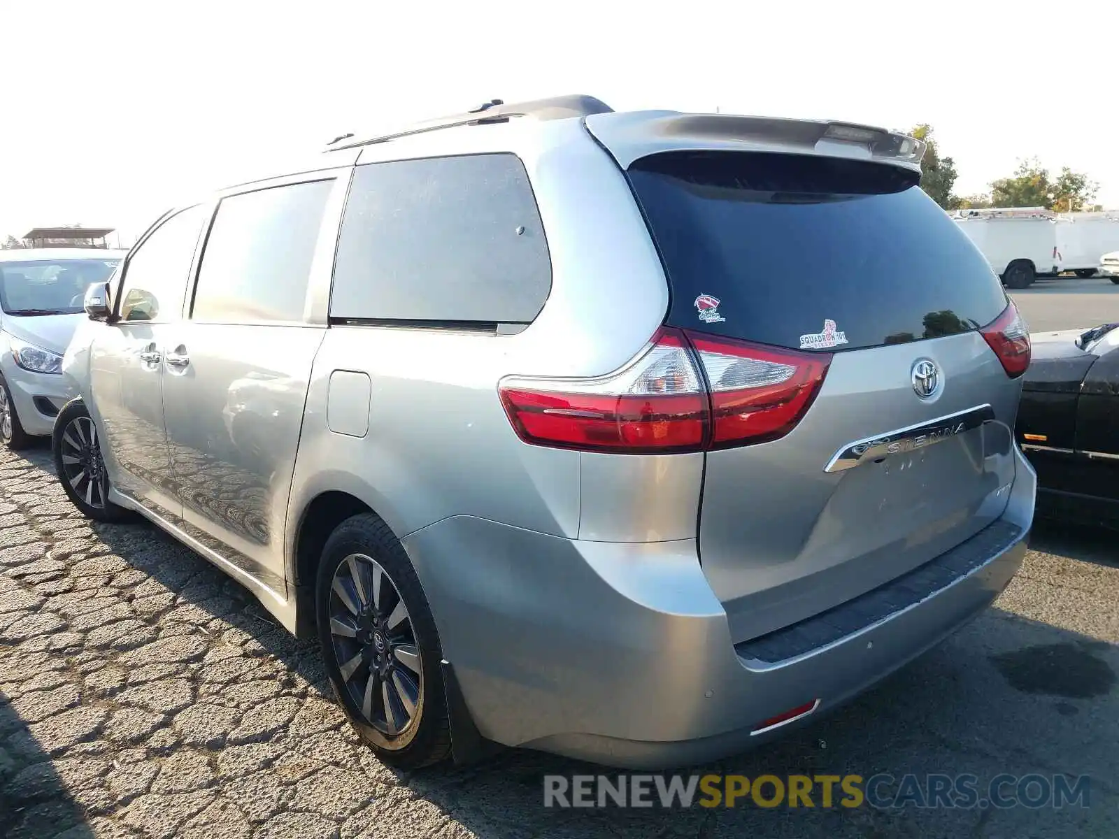 3 Photograph of a damaged car 5TDYZ3DC5KS018525 TOYOTA SIENNA 2019