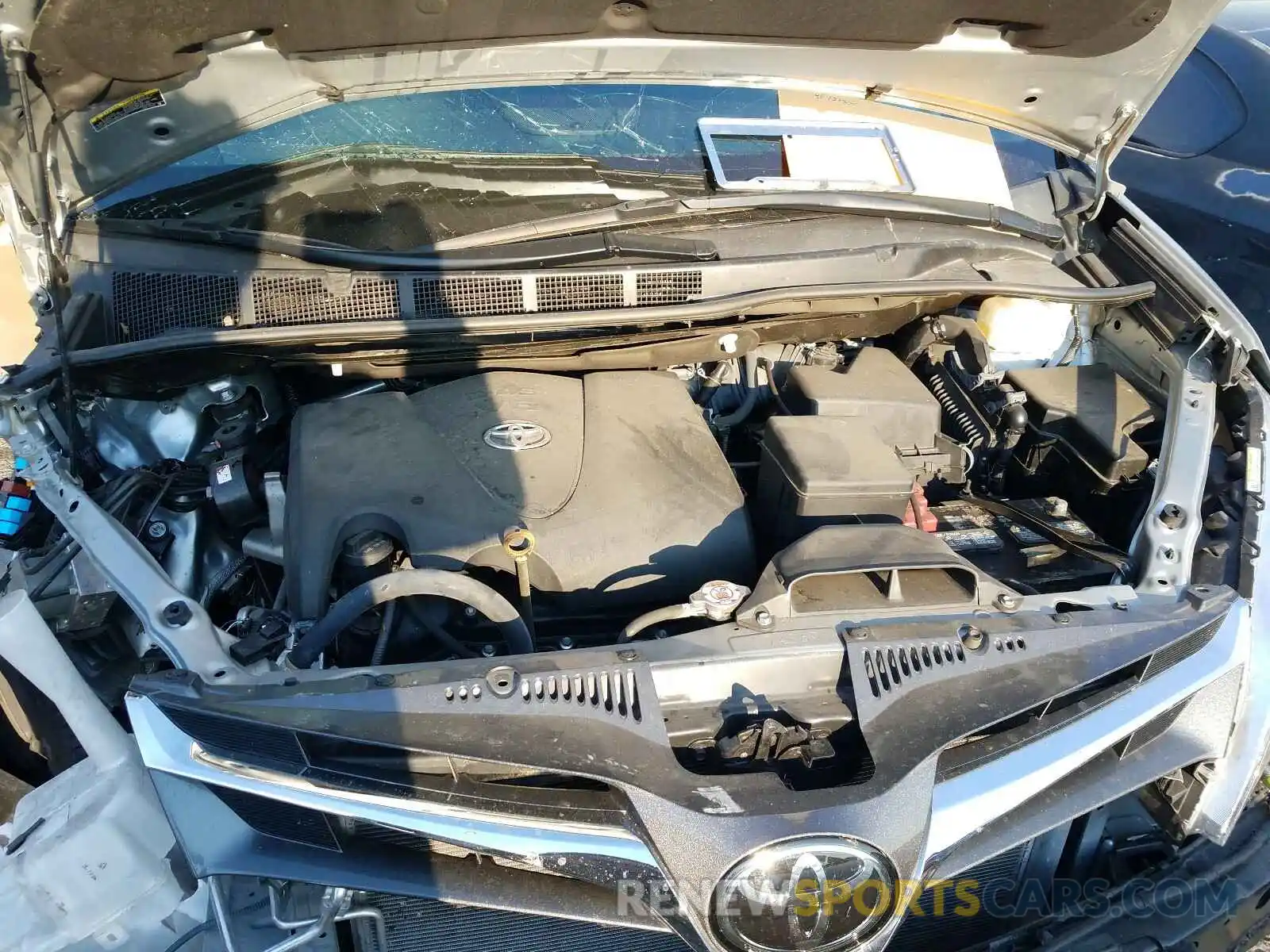 7 Photograph of a damaged car 5TDYZ3DC5KS018525 TOYOTA SIENNA 2019