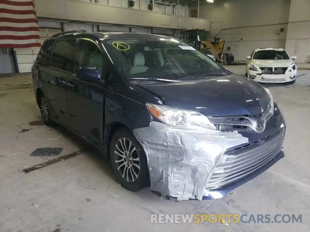 1 Photograph of a damaged car 5TDYZ3DC5KS966892 TOYOTA SIENNA 2019