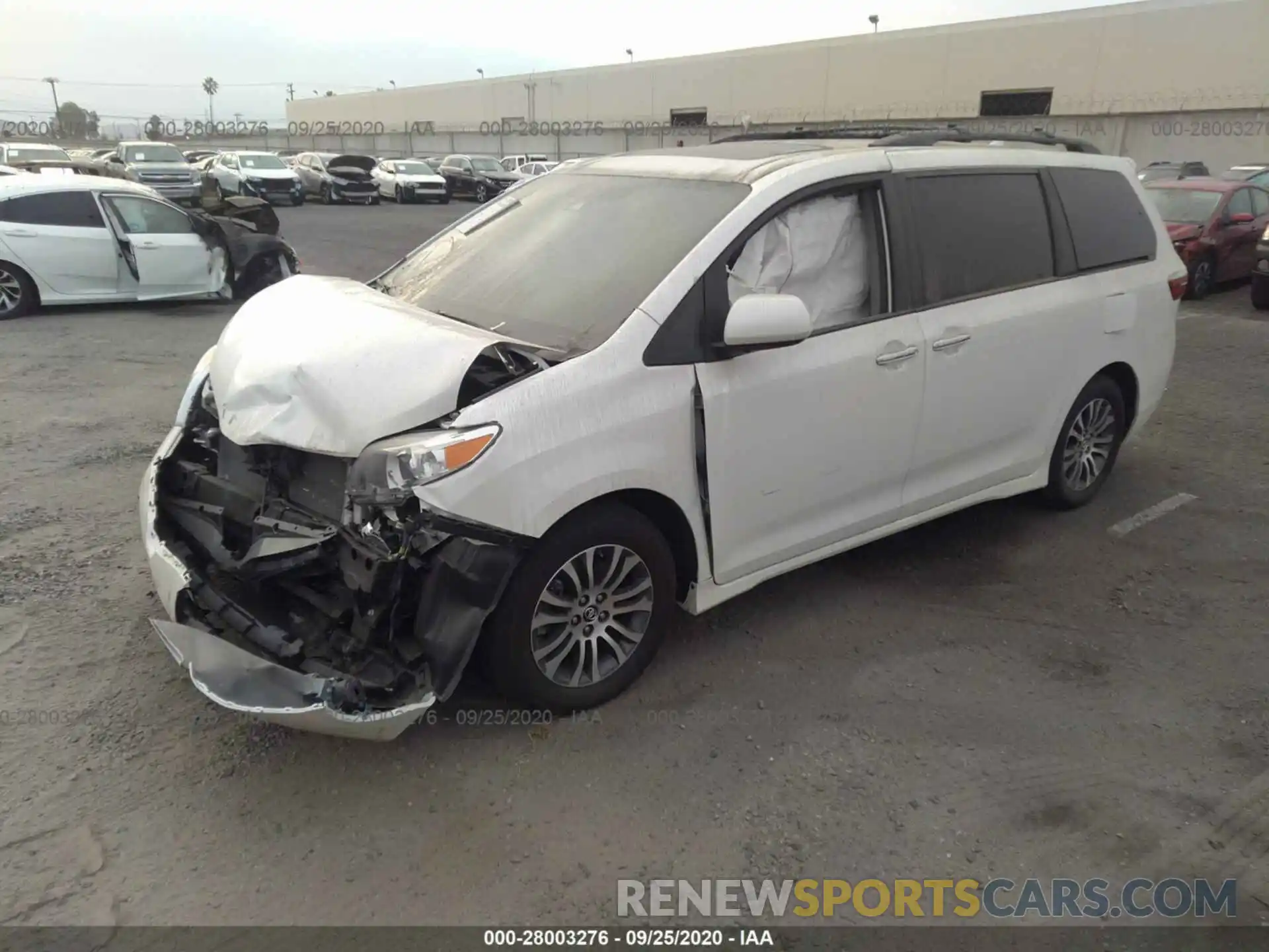 2 Photograph of a damaged car 5TDYZ3DC5KS971929 TOYOTA SIENNA 2019